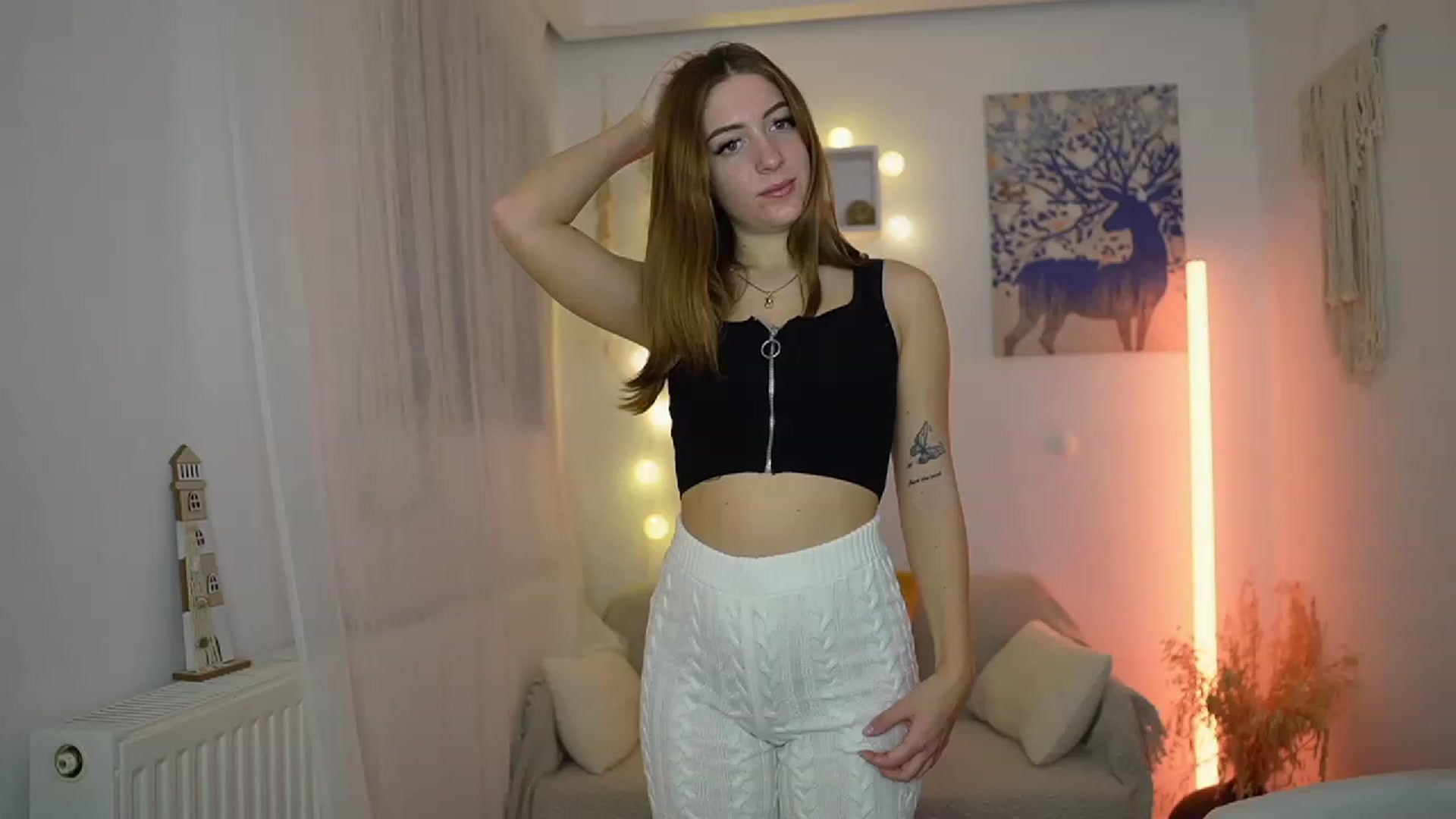 Gallery image thumbnail from Tina_Nappi18's myfreecams stream on, 12/01/2023, 14:39 image 7 of 20