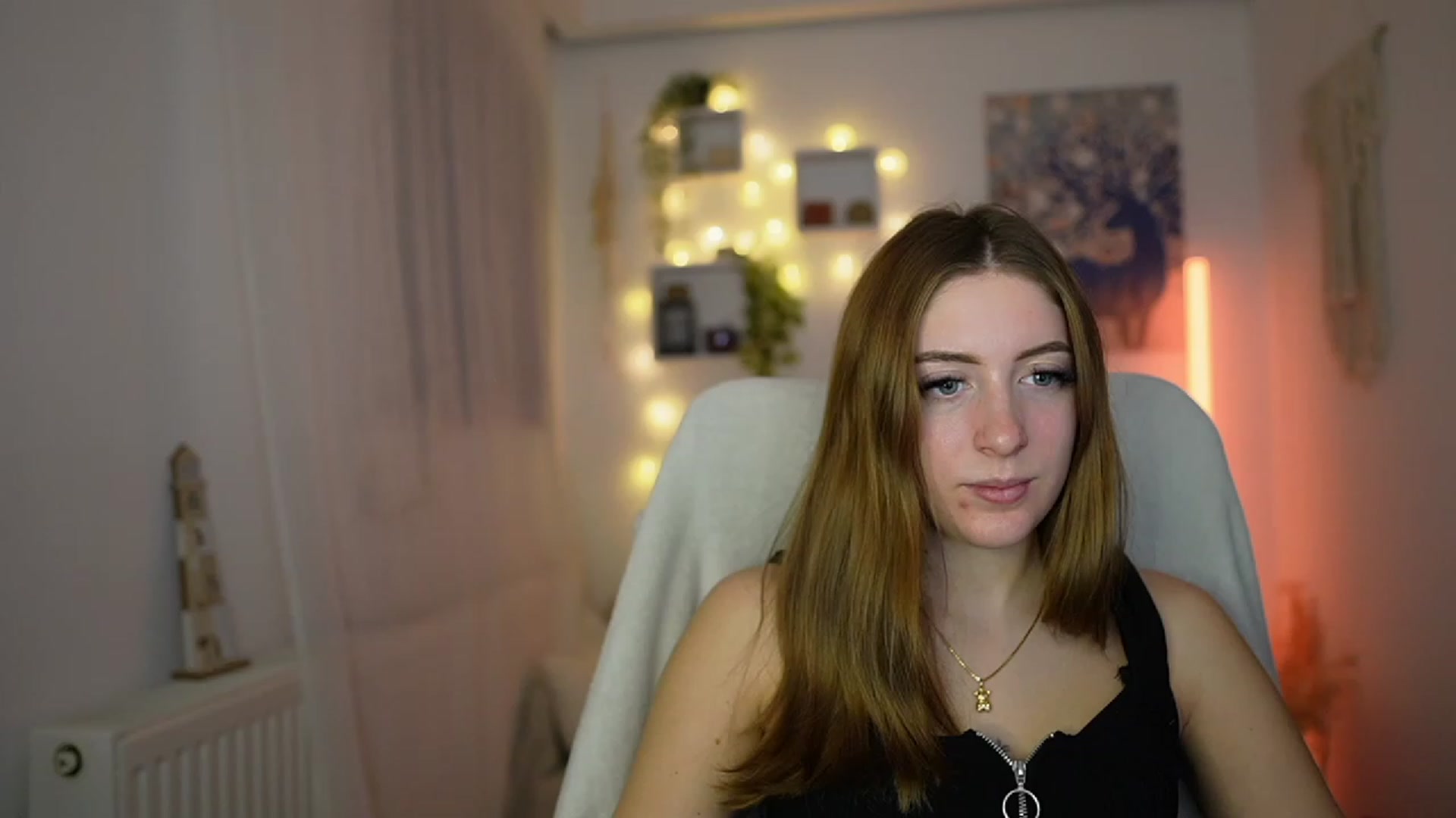 Gallery image thumbnail from Tina_Nappi18's myfreecams stream on, 12/01/2023, 14:39 image 12 of 20