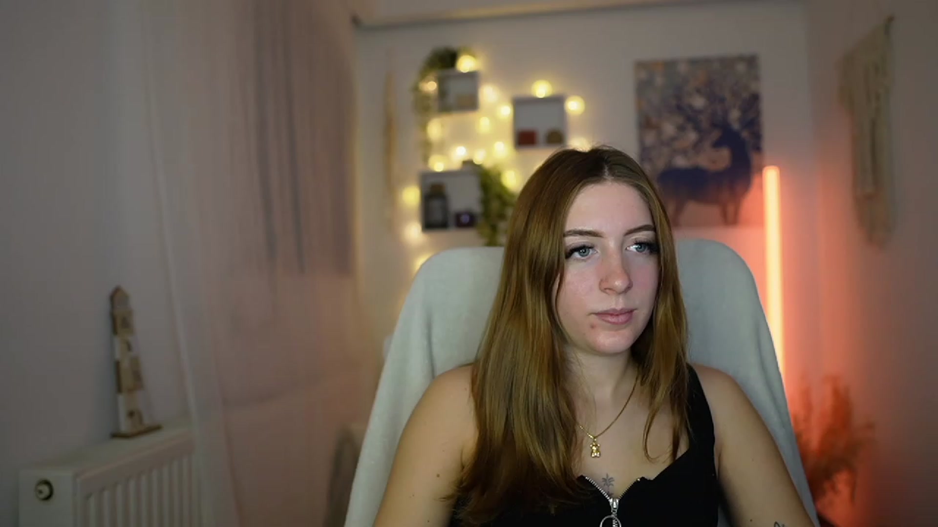 Gallery image thumbnail from Tina_Nappi18's myfreecams stream on, 12/01/2023, 15:14 image 8 of 20