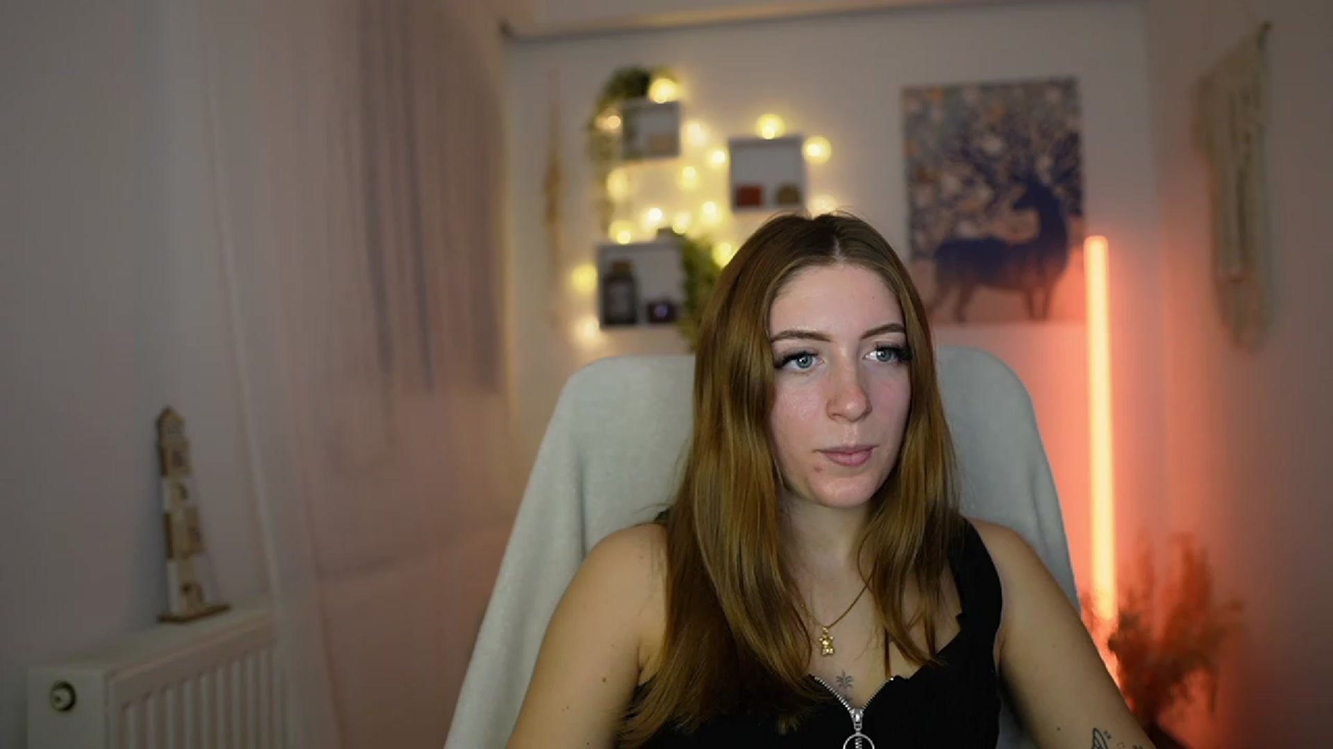 Gallery image thumbnail from Tina_Nappi18's myfreecams stream on, 12/01/2023, 15:14 image 18 of 20