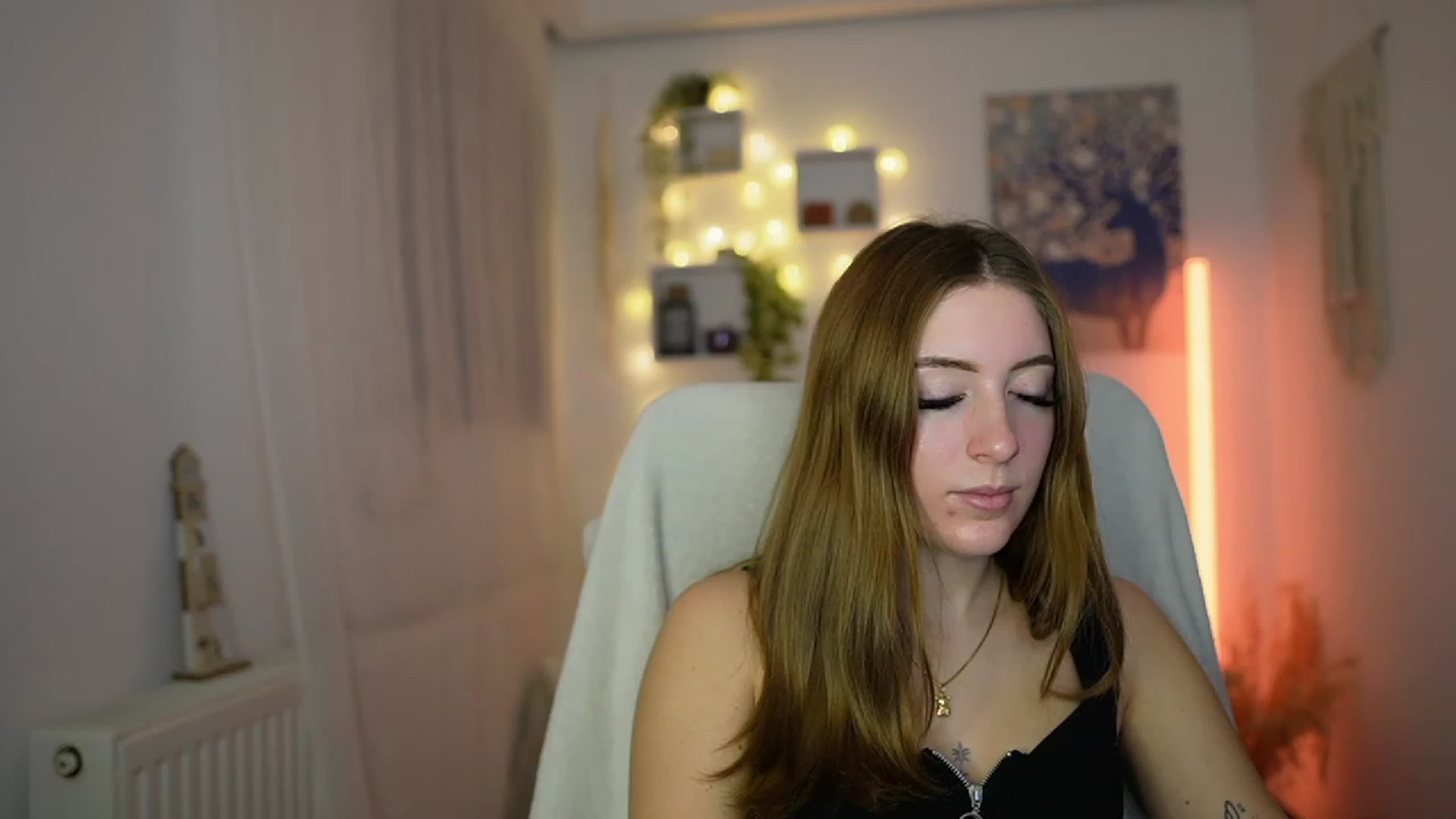Gallery image thumbnail from Tina_Nappi18's myfreecams stream on, 12/01/2023, 15:14 image 2 of 20