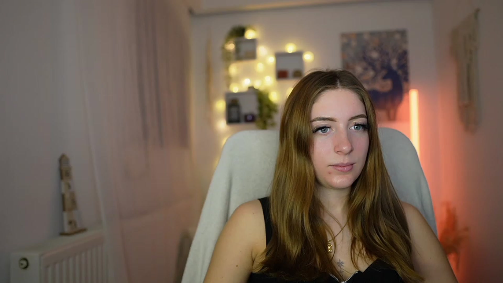 Gallery image thumbnail from Tina_Nappi18's myfreecams stream on, 12/01/2023, 16:11 image 2 of 20