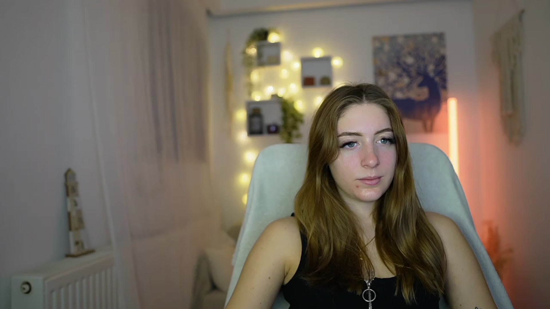 Gallery image thumbnail from Tina_Nappi18's myfreecams stream on, 12/01/2023, 17:53 image 13 of 20