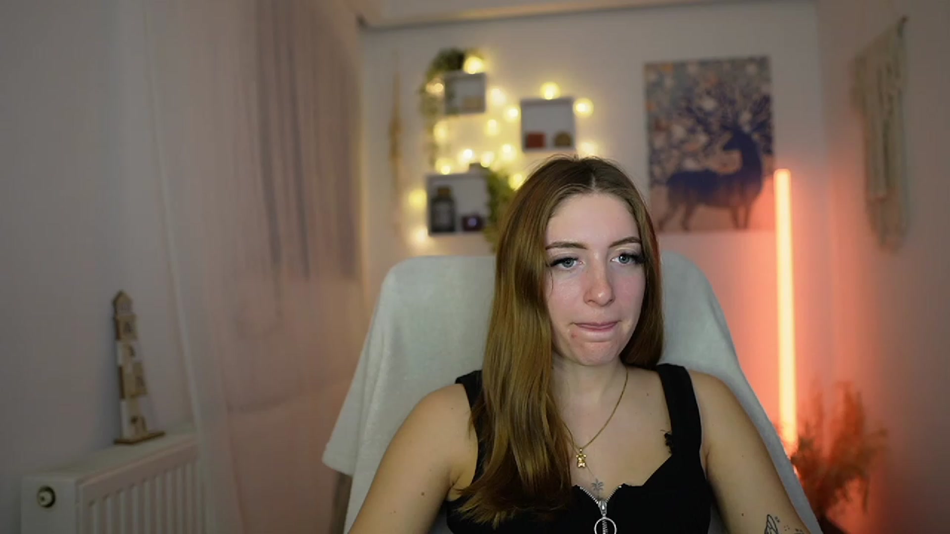Gallery image thumbnail from Tina_Nappi18's myfreecams stream on, 12/01/2023, 18:42 image 11 of 20