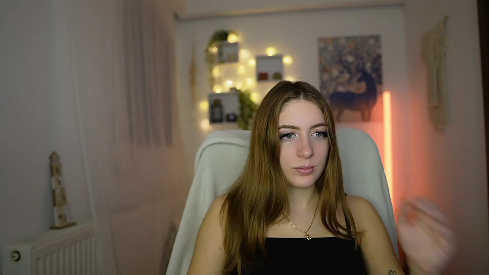 Gallery image thumbnail from Tina_Nappi18's myfreecams stream on, 12/03/2023, 16:16 image 11 of 20