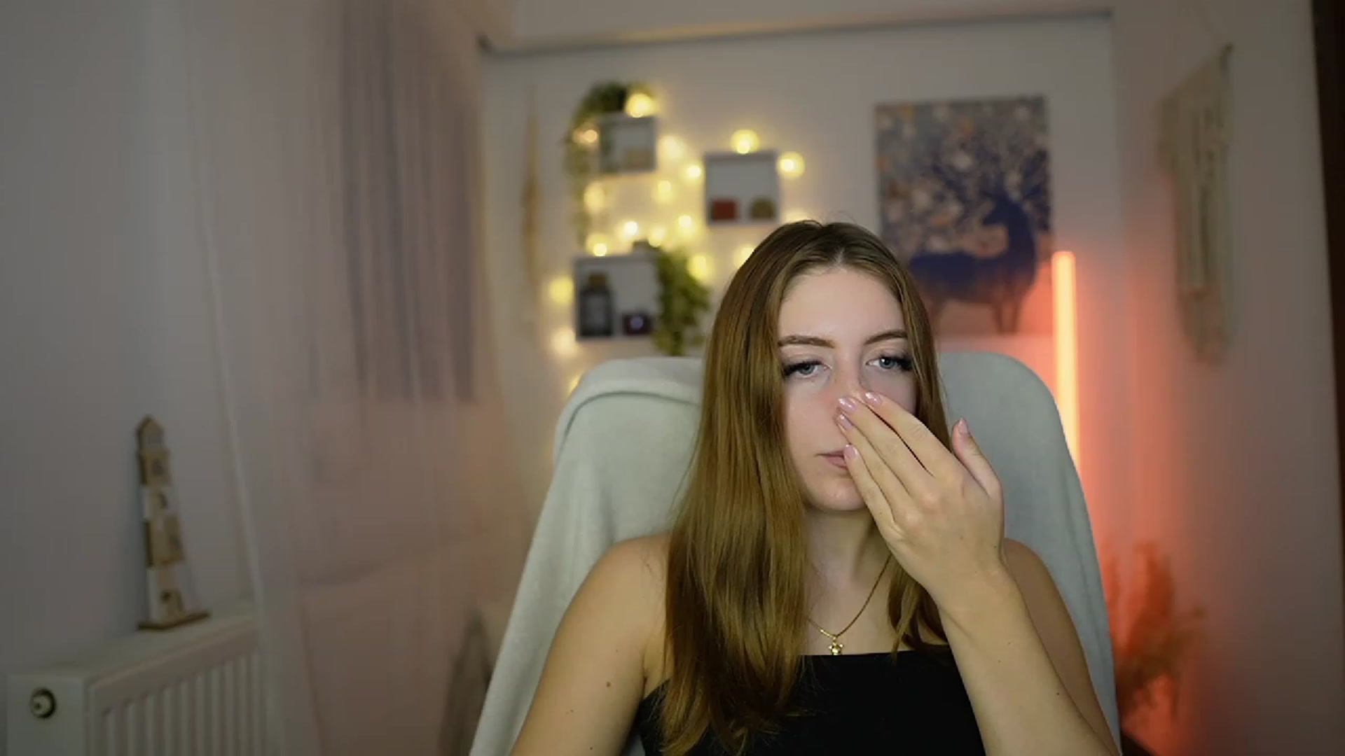 Gallery image thumbnail from Tina_Nappi18's myfreecams stream on, 12/03/2023, 16:16 image 9 of 20