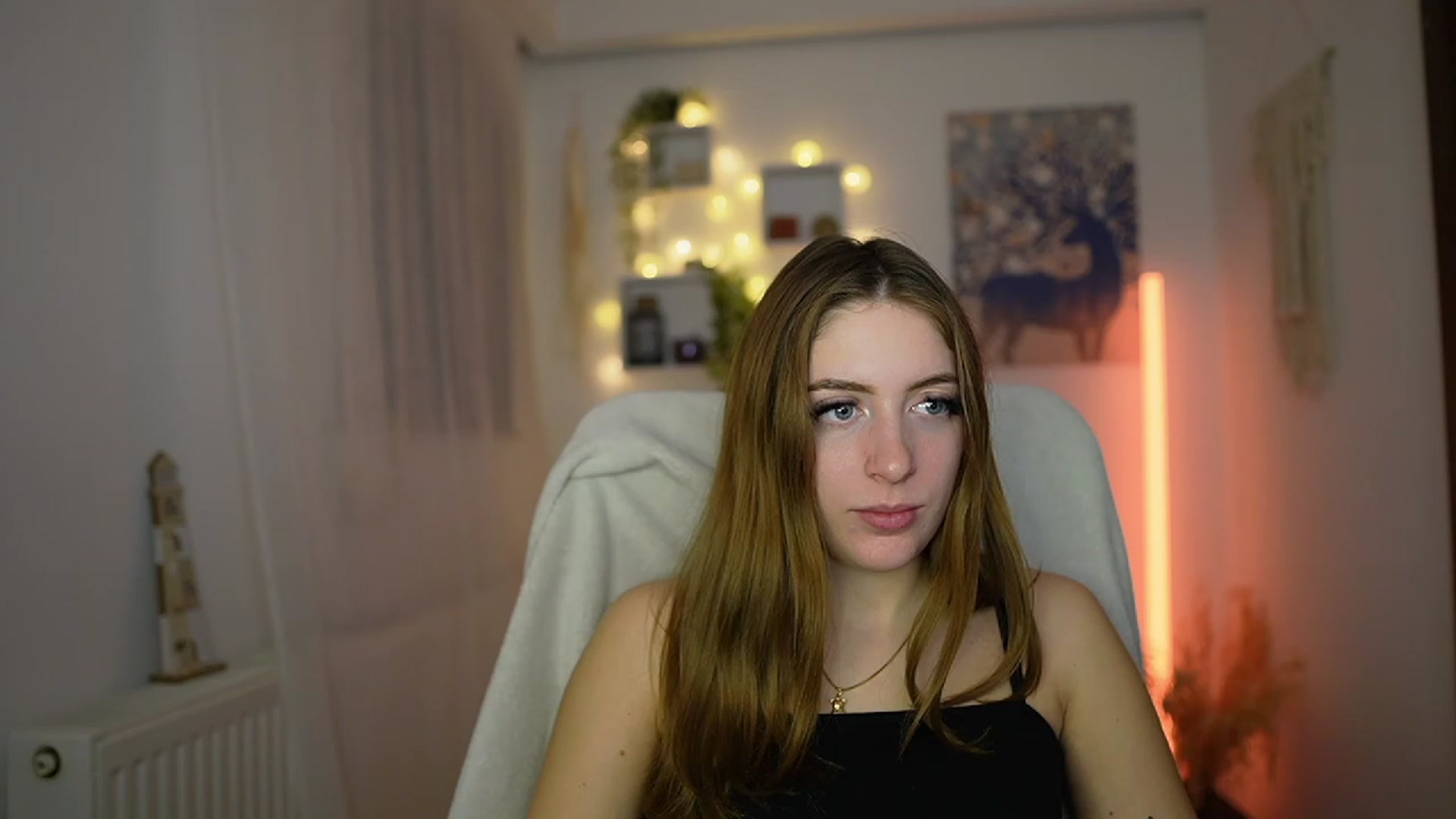 Gallery image thumbnail from Tina_Nappi18's myfreecams stream on, 12/03/2023, 16:16 image 15 of 20