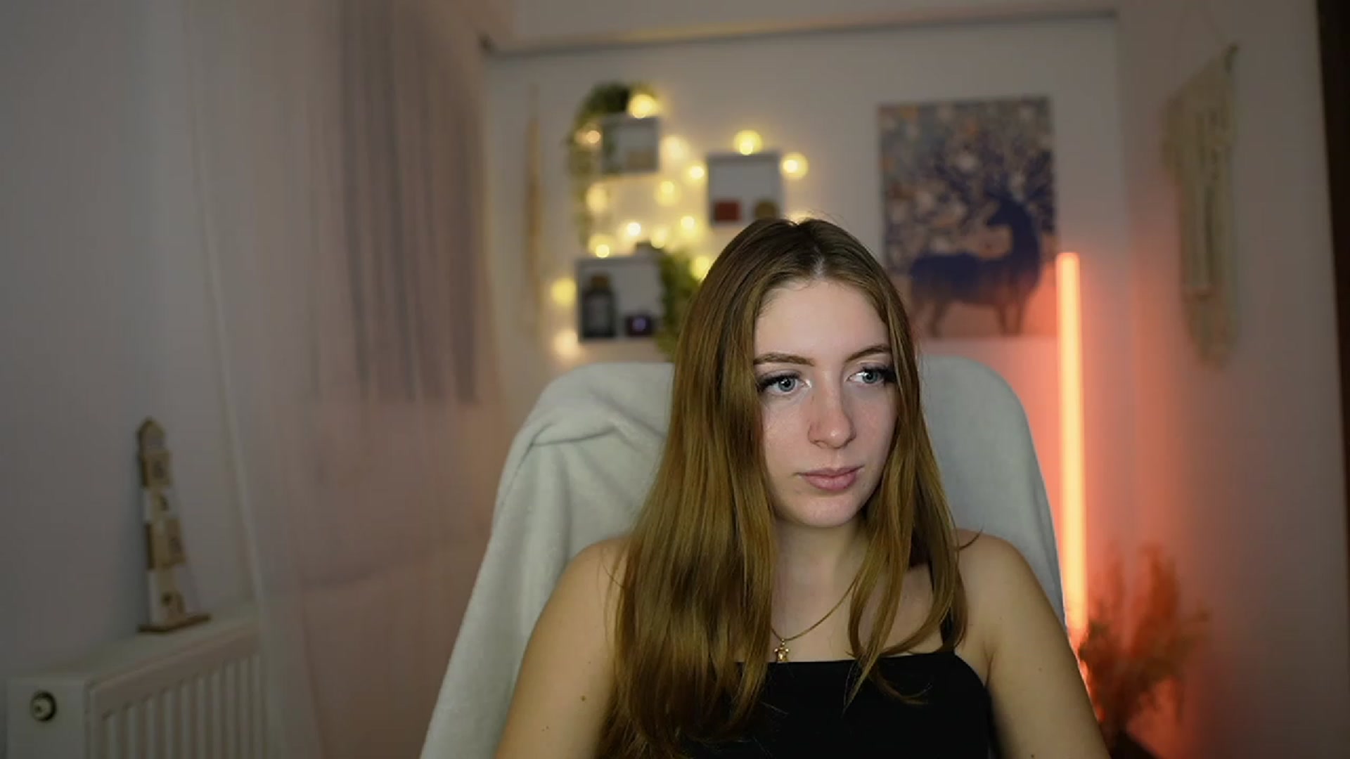 Gallery image thumbnail from Tina_Nappi18's myfreecams stream on, 12/03/2023, 16:16 image 17 of 20