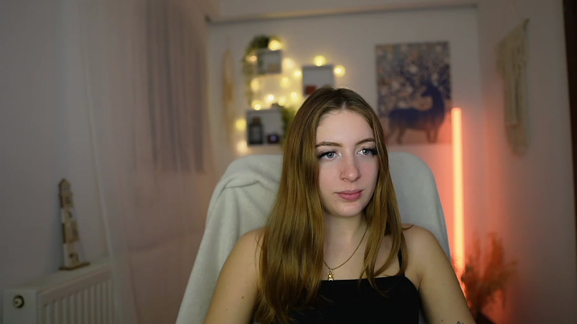 Gallery image thumbnail from Tina_Nappi18's myfreecams stream on, 12/03/2023, 16:16 image 14 of 20