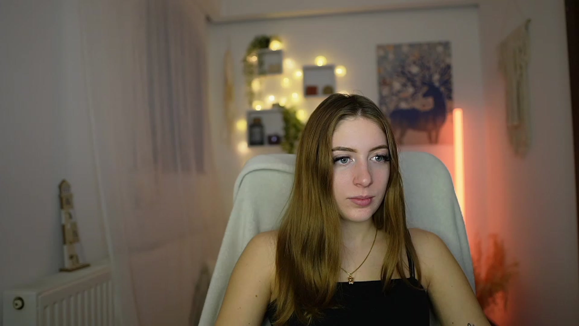 Gallery image thumbnail from Tina_Nappi18's myfreecams stream on, 12/03/2023, 16:16 image 7 of 20