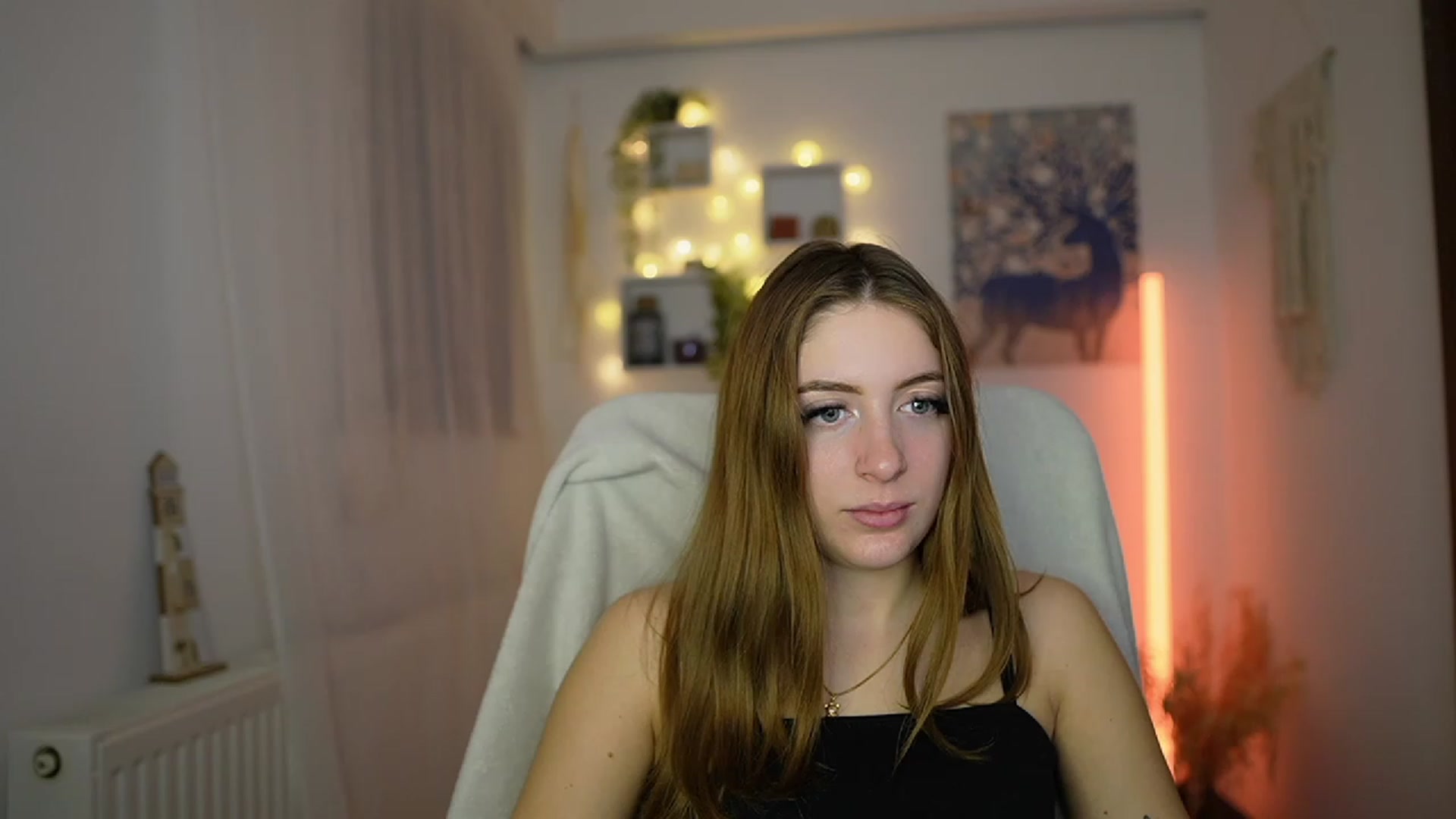 Gallery image thumbnail from Tina_Nappi18's myfreecams stream on, 12/03/2023, 16:16 image 18 of 20