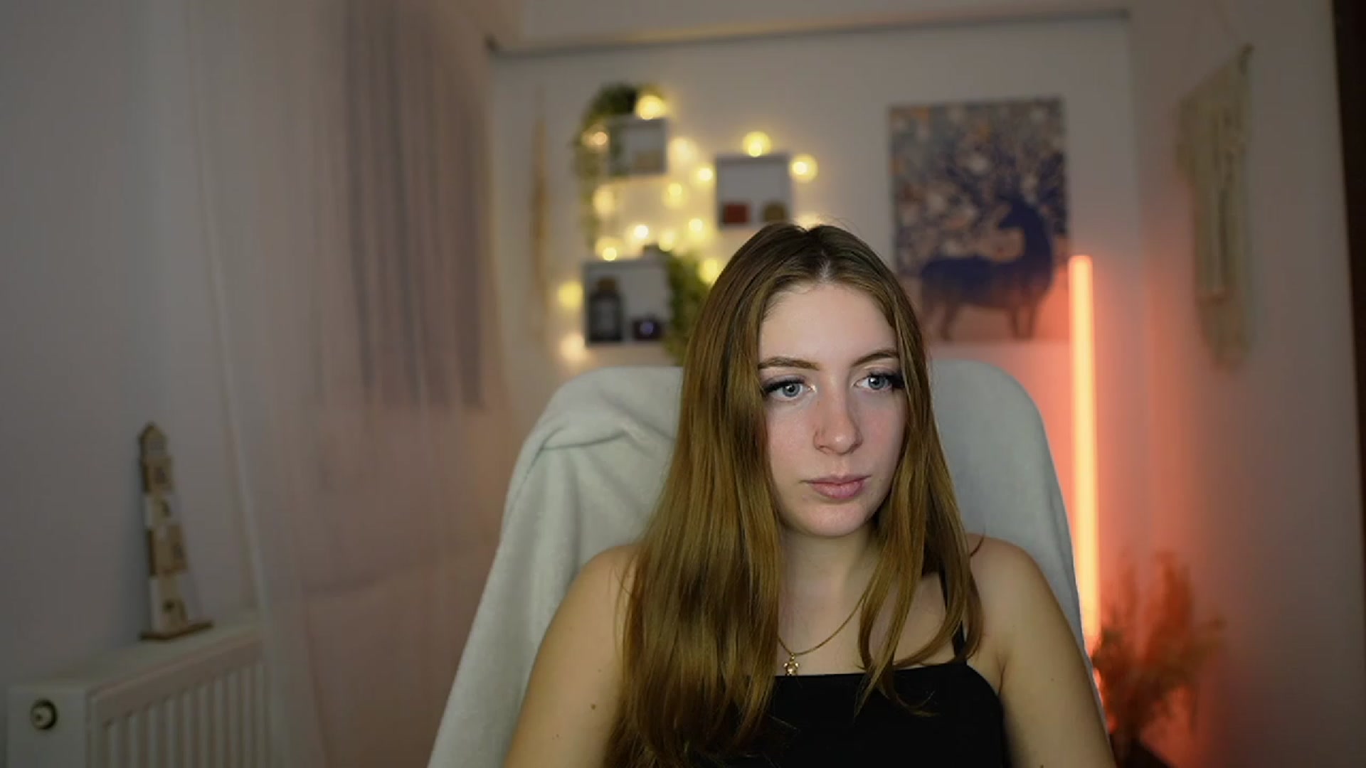 Gallery image thumbnail from Tina_Nappi18's myfreecams stream on, 12/03/2023, 16:16 image 16 of 20