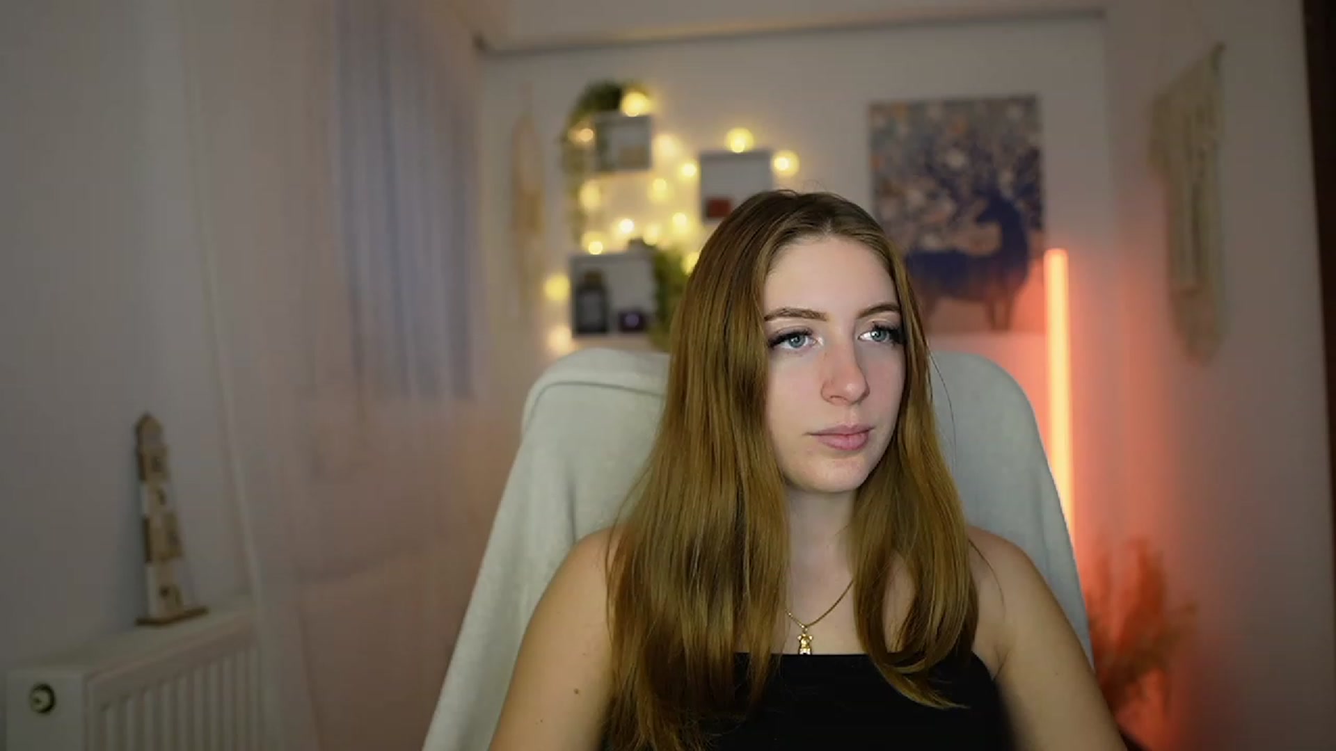Gallery image thumbnail from Tina_Nappi18's myfreecams stream on, 12/03/2023, 16:16 image 3 of 20