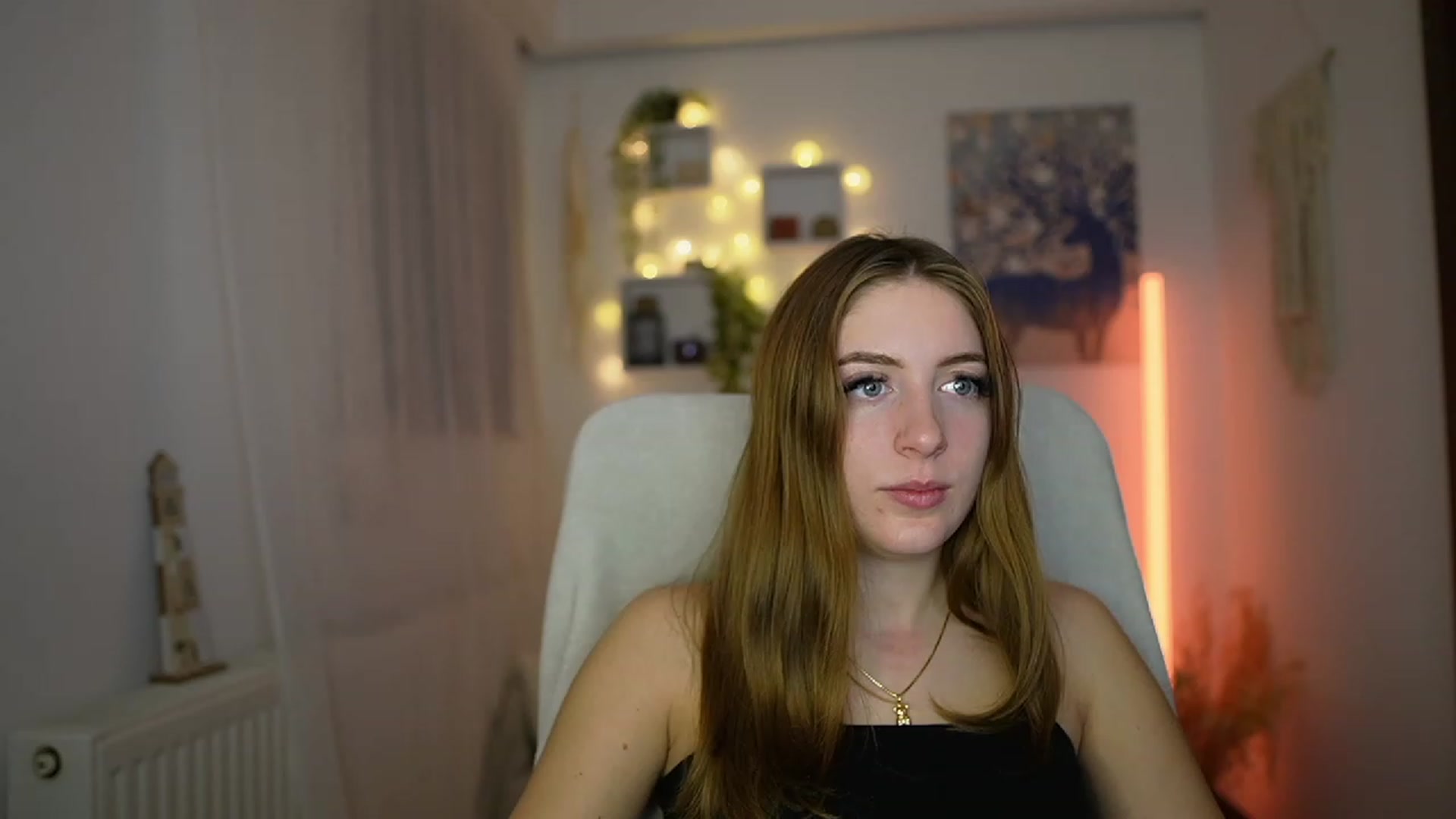 Gallery image thumbnail from Tina_Nappi18's myfreecams stream on, 12/03/2023, 17:57 image 14 of 20