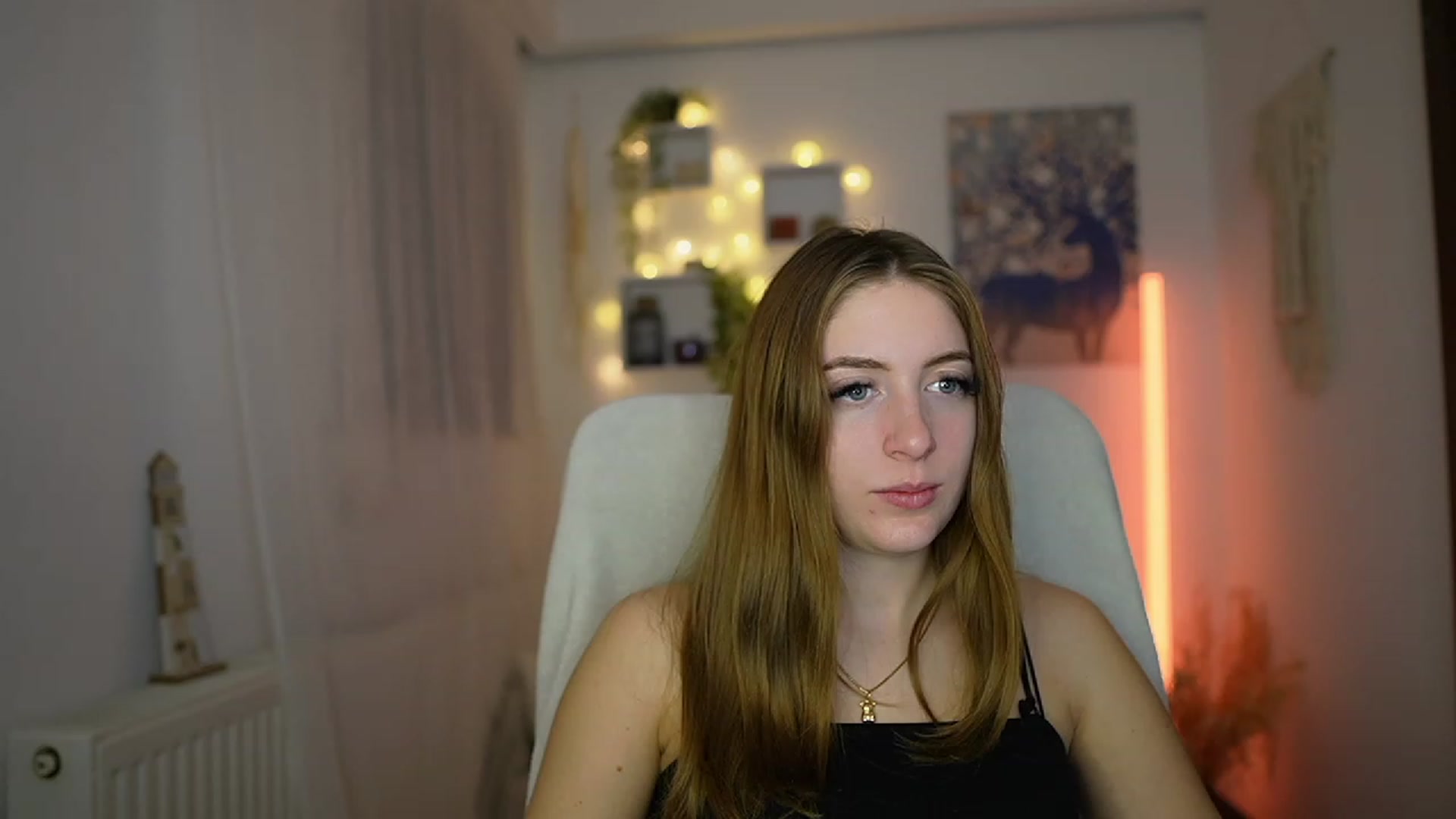 Gallery image thumbnail from Tina_Nappi18's myfreecams stream on, 12/03/2023, 17:57 image 5 of 20