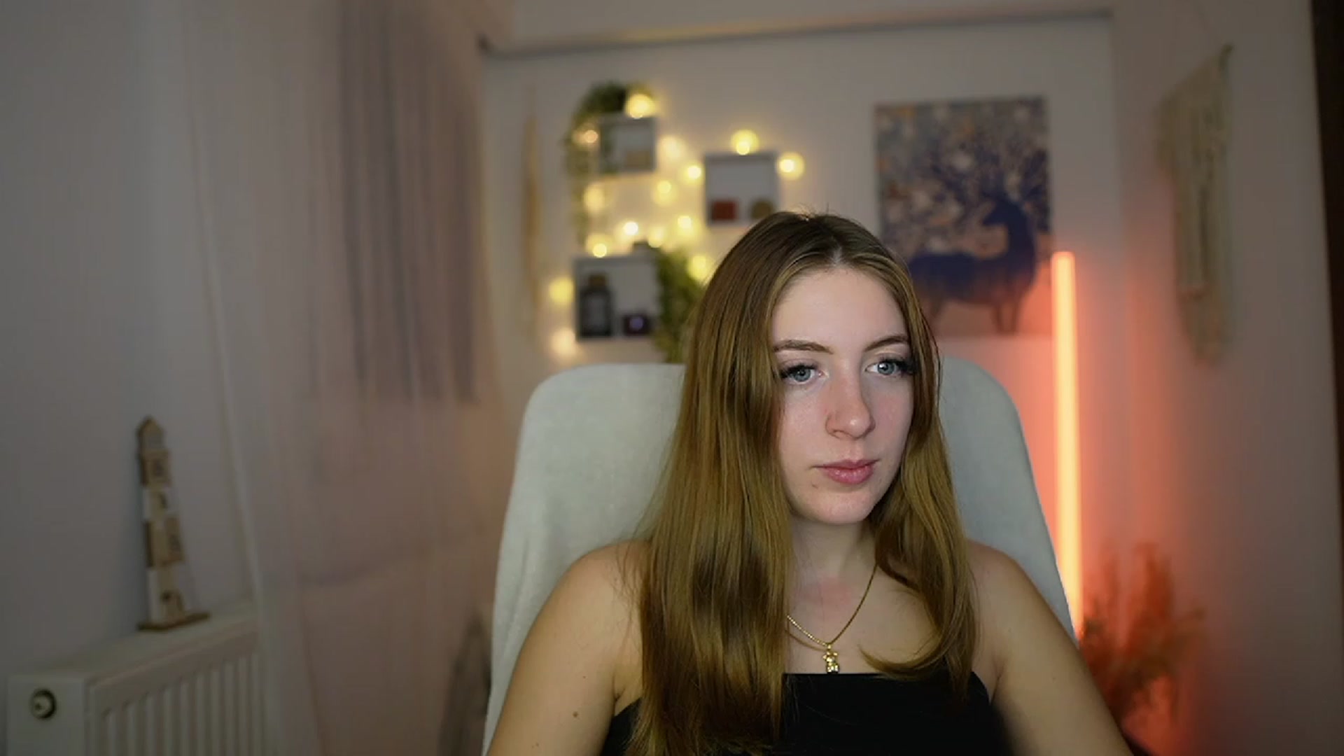Gallery image thumbnail from Tina_Nappi18's myfreecams stream on, 12/03/2023, 17:57 image 13 of 20