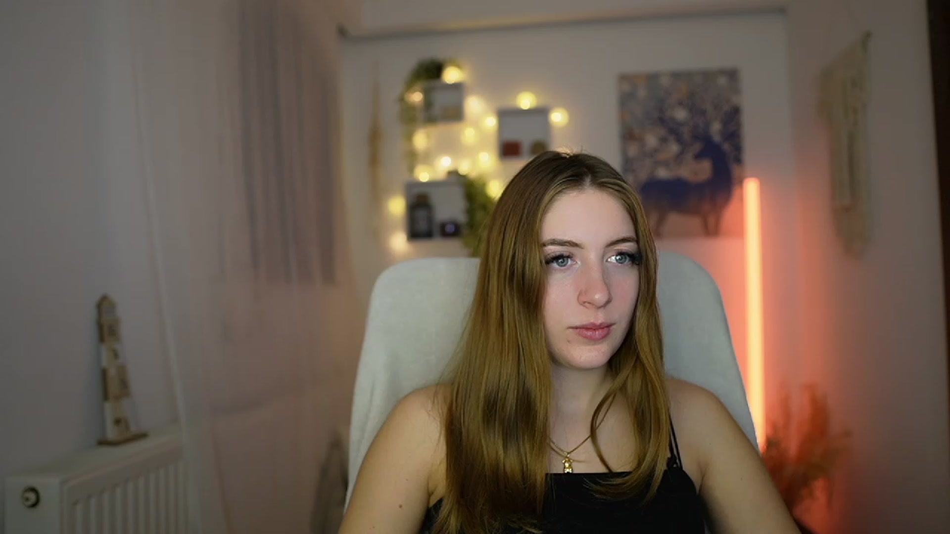 Gallery image thumbnail from Tina_Nappi18's myfreecams stream on, 12/03/2023, 17:57 image 9 of 20