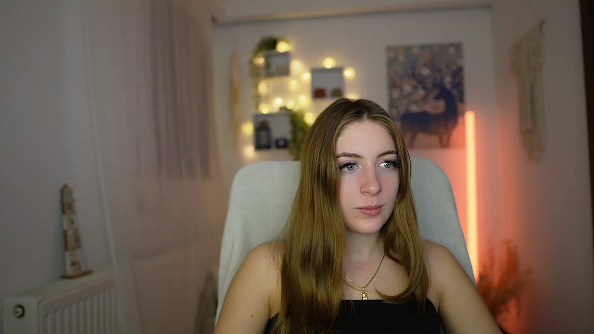 Gallery image thumbnail from Tina_Nappi18's myfreecams stream on, 12/03/2023, 17:57 image 17 of 20