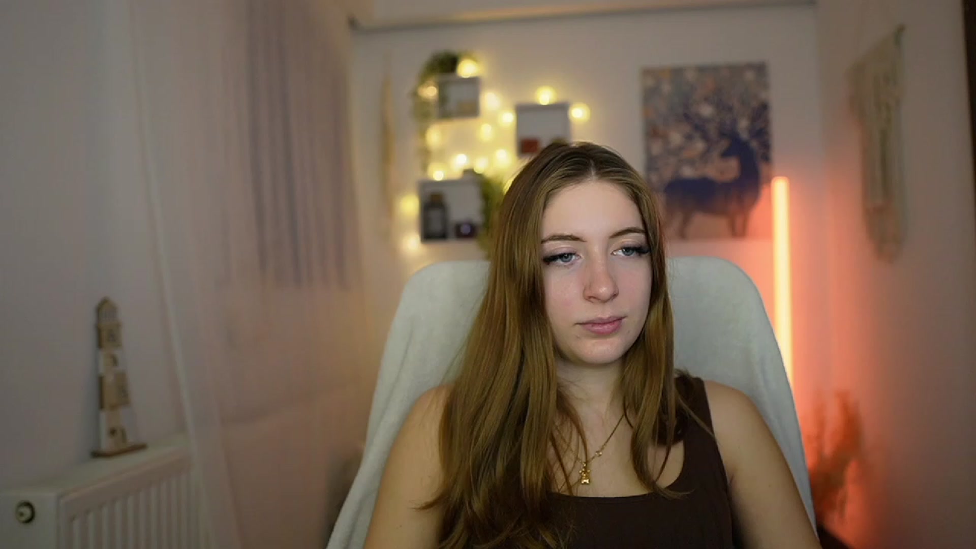 Gallery image thumbnail from Tina_Nappi18's myfreecams stream on, 12/04/2023, 15:13 image 10 of 20