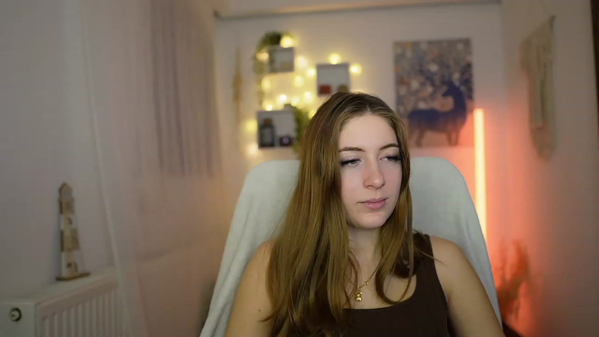 Gallery image thumbnail from Tina_Nappi18's myfreecams stream on, 12/04/2023, 15:13 image 14 of 20