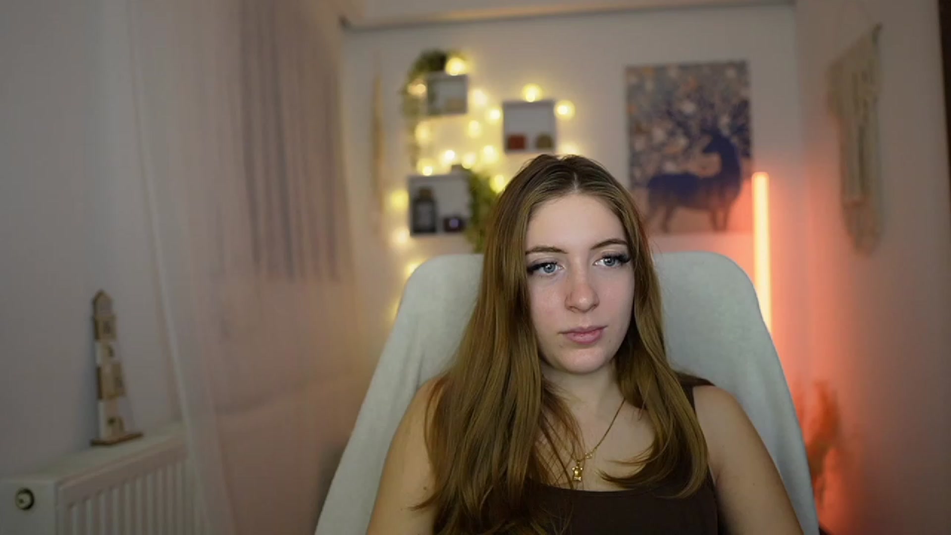 Gallery image thumbnail from Tina_Nappi18's myfreecams stream on, 12/04/2023, 15:13 image 19 of 20