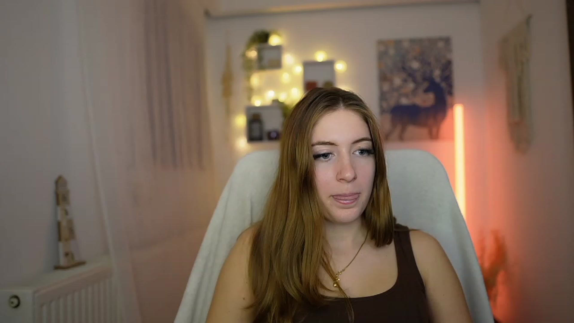 Gallery image thumbnail from Tina_Nappi18's myfreecams stream on, 12/04/2023, 16:01 image 7 of 20
