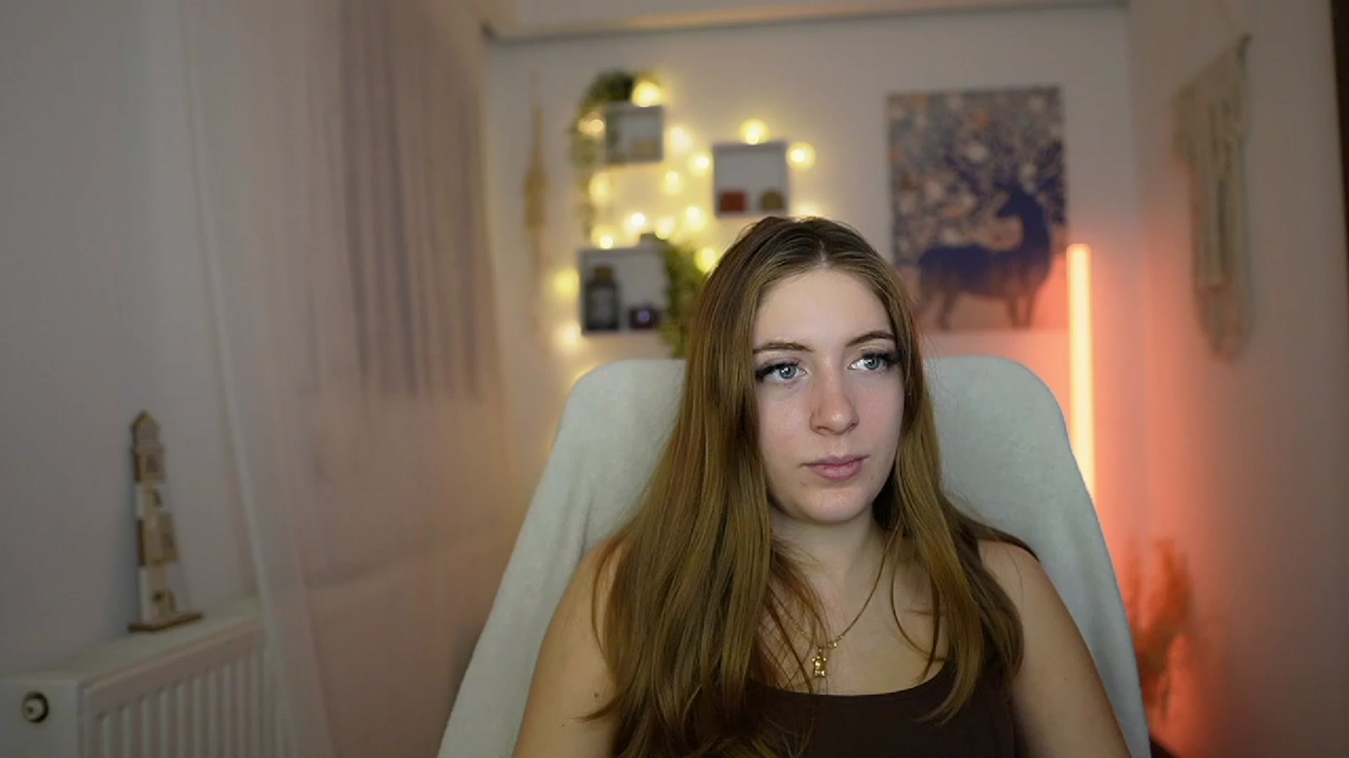 Gallery image thumbnail from Tina_Nappi18's myfreecams stream on, 12/04/2023, 16:01 image 2 of 20
