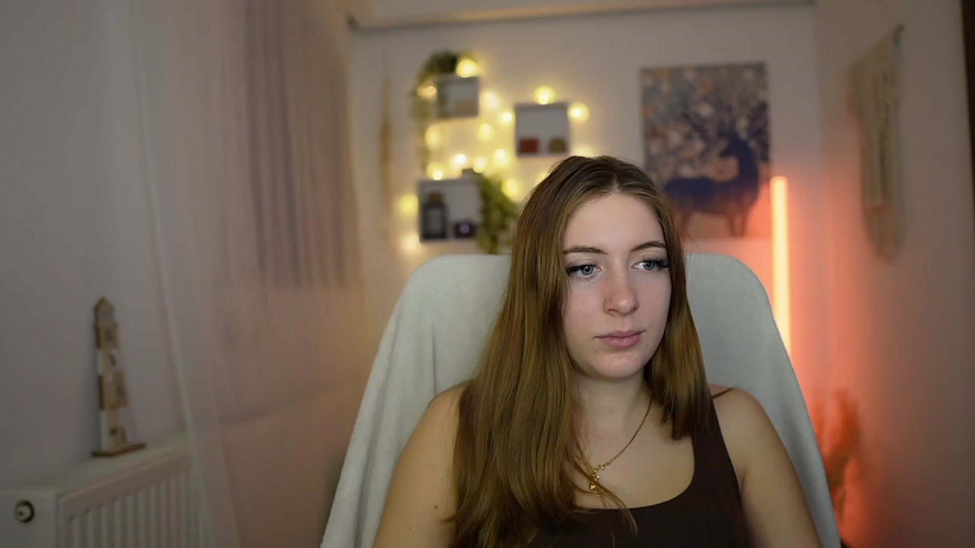 Gallery image thumbnail from Tina_Nappi18's myfreecams stream on, 12/04/2023, 16:01 image 18 of 20