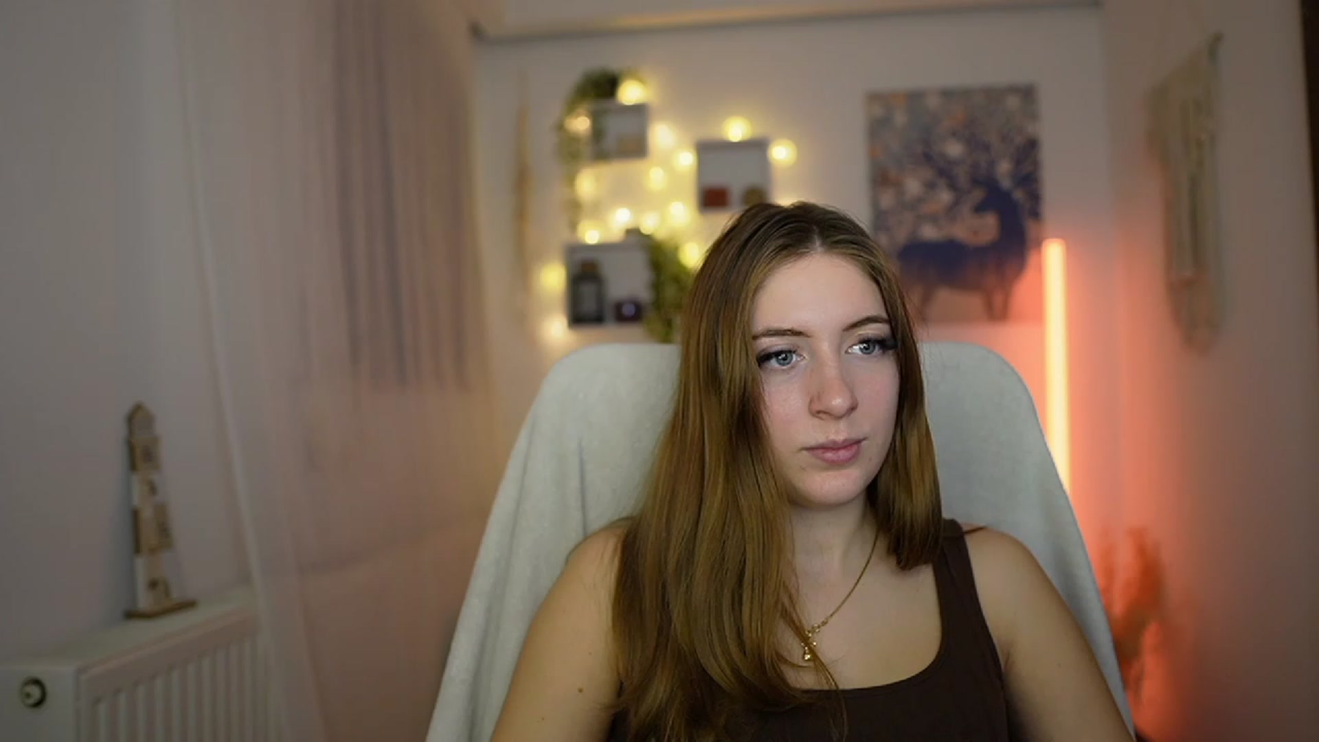 Gallery image thumbnail from Tina_Nappi18's myfreecams stream on, 12/04/2023, 16:01 image 11 of 20