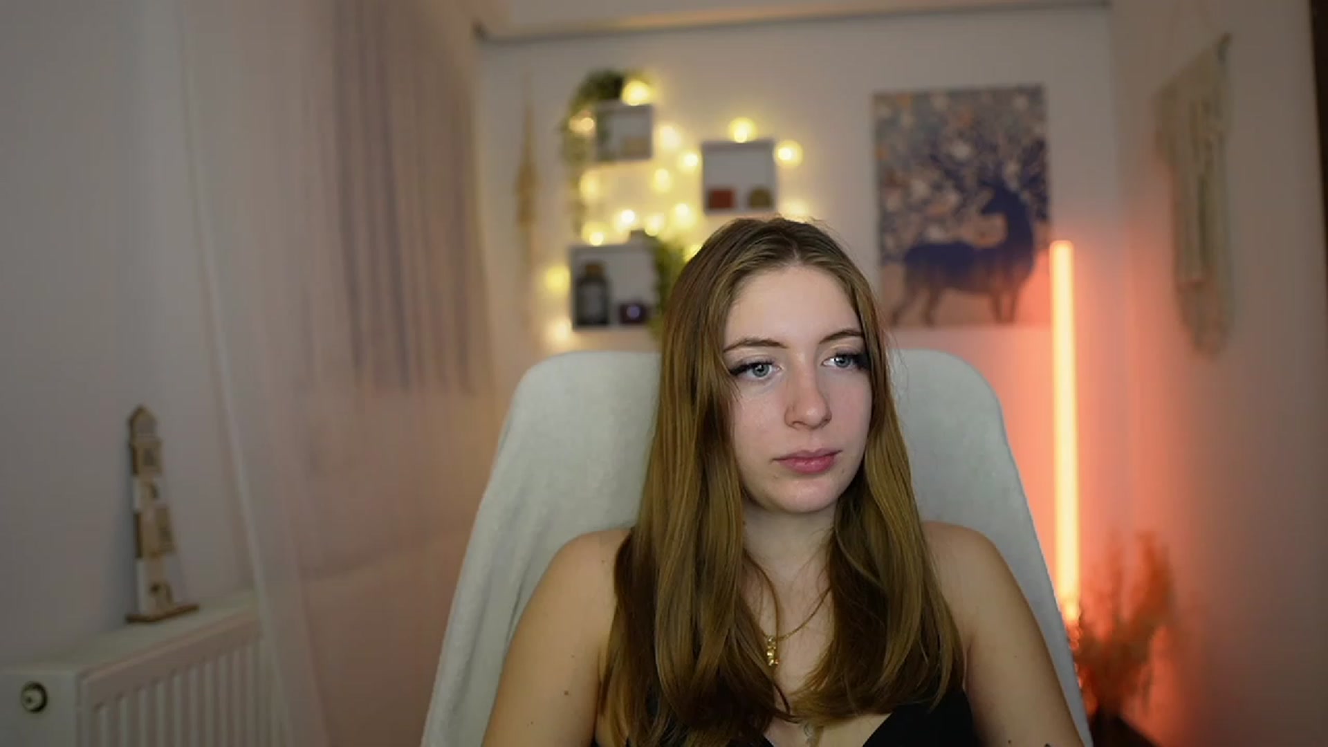 Gallery image thumbnail from Tina_Nappi18's myfreecams stream on, 12/04/2023, 18:47 image 8 of 20
