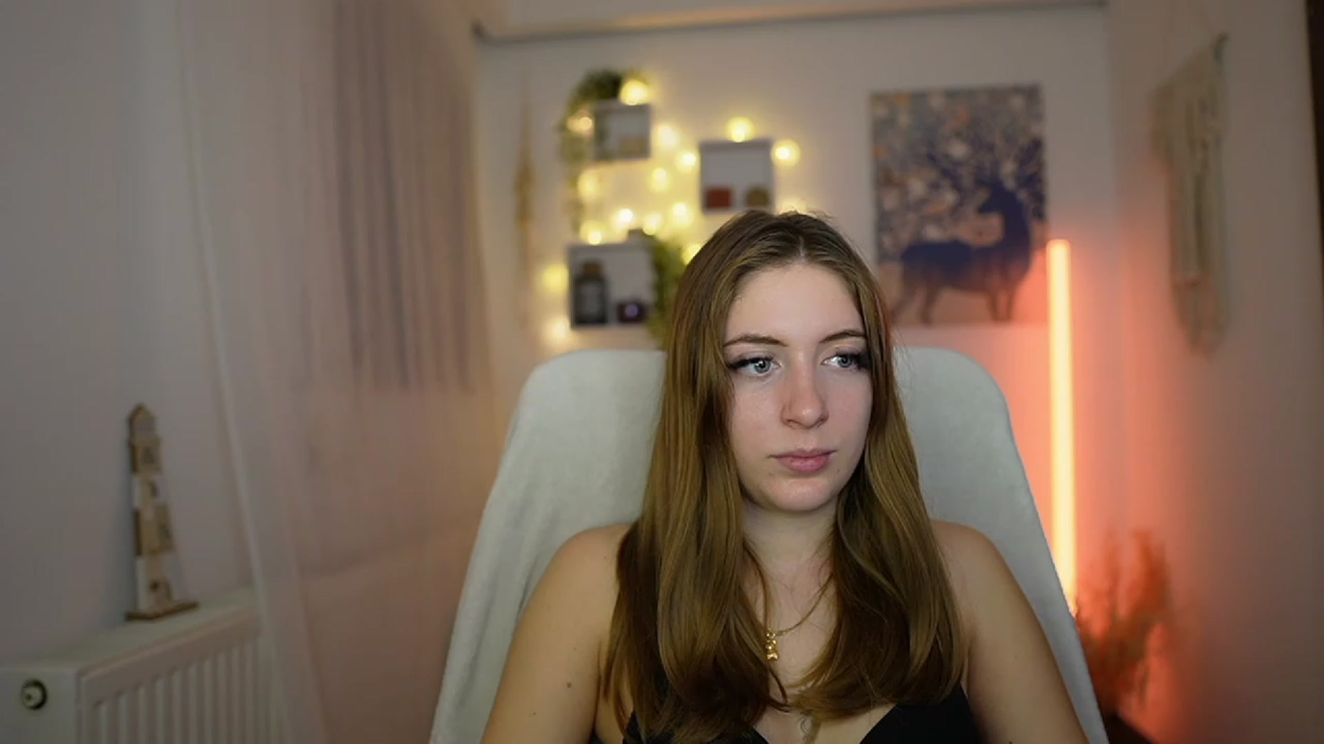 Gallery image thumbnail from Tina_Nappi18's myfreecams stream on, 12/04/2023, 18:47 image 6 of 20