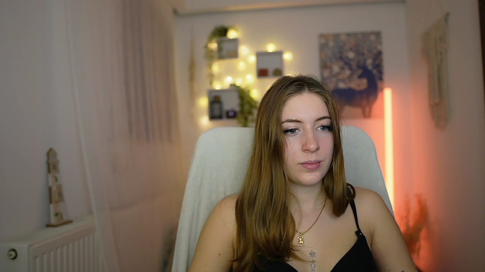 Gallery image thumbnail from Tina_Nappi18's myfreecams stream on, 12/04/2023, 18:47 image 20 of 20