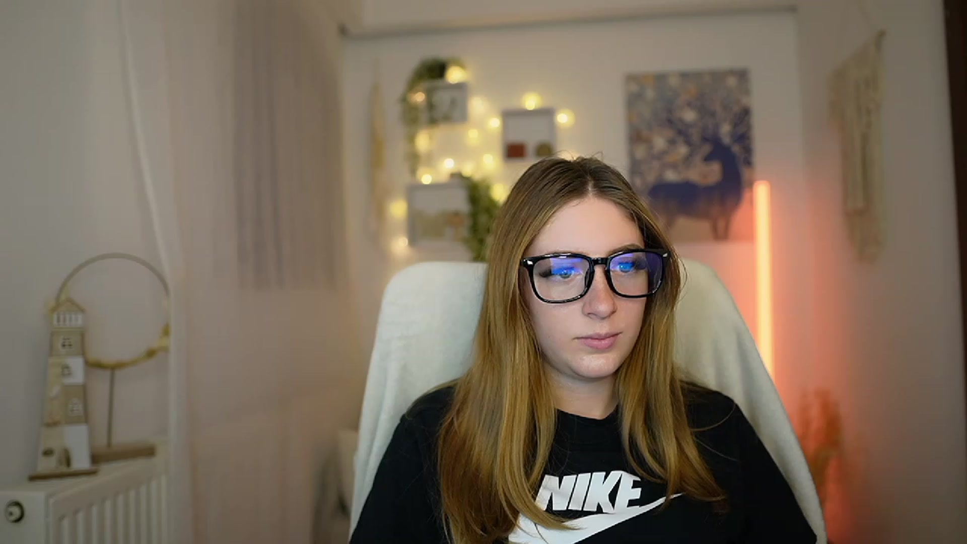 Gallery image thumbnail from Tina_Nappi18's myfreecams stream on, 12/20/2023, 16:14 image 6 of 20