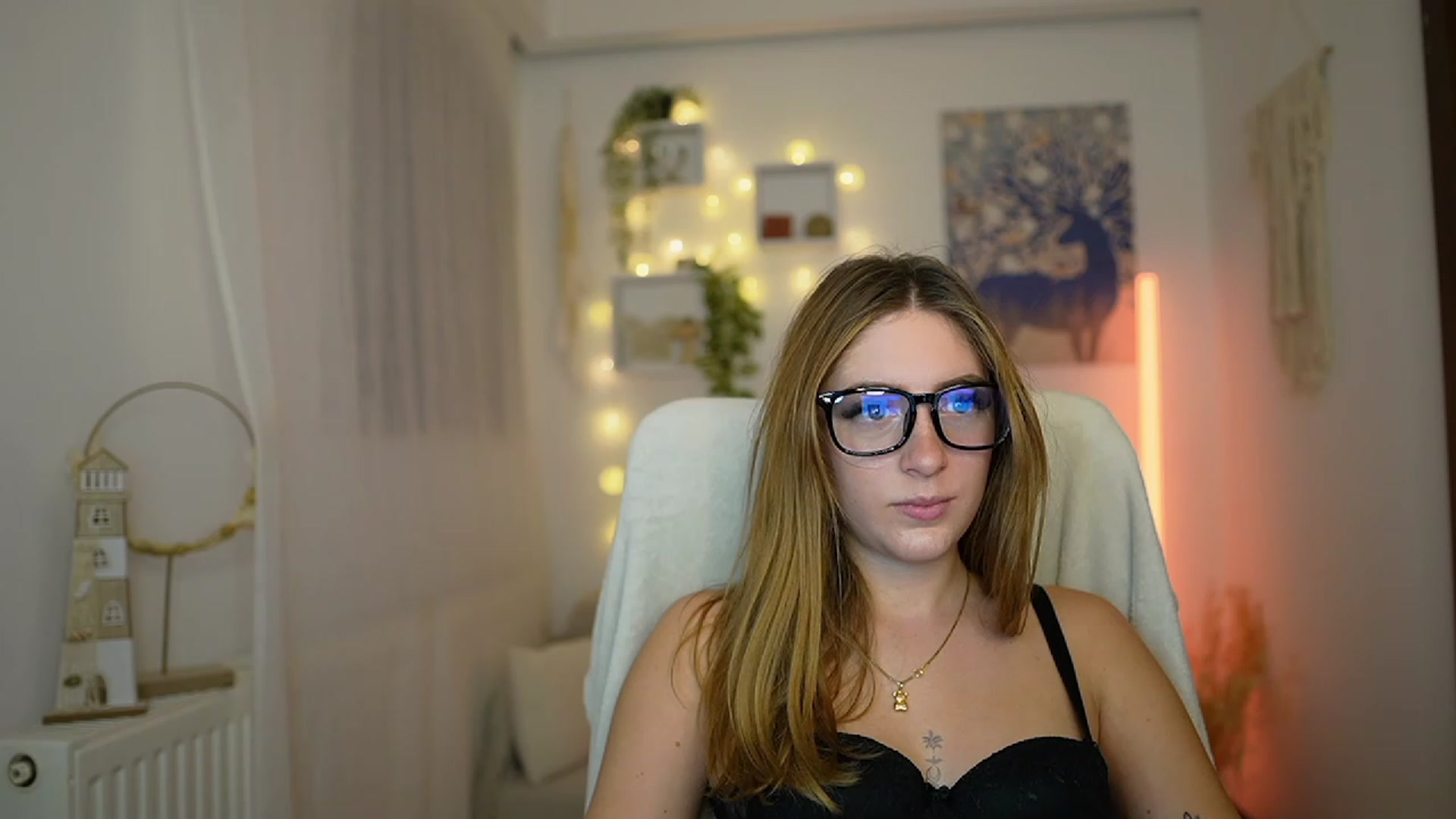 Gallery image thumbnail from Tina_Nappi18's myfreecams stream on, 12/20/2023, 16:14 image 18 of 20