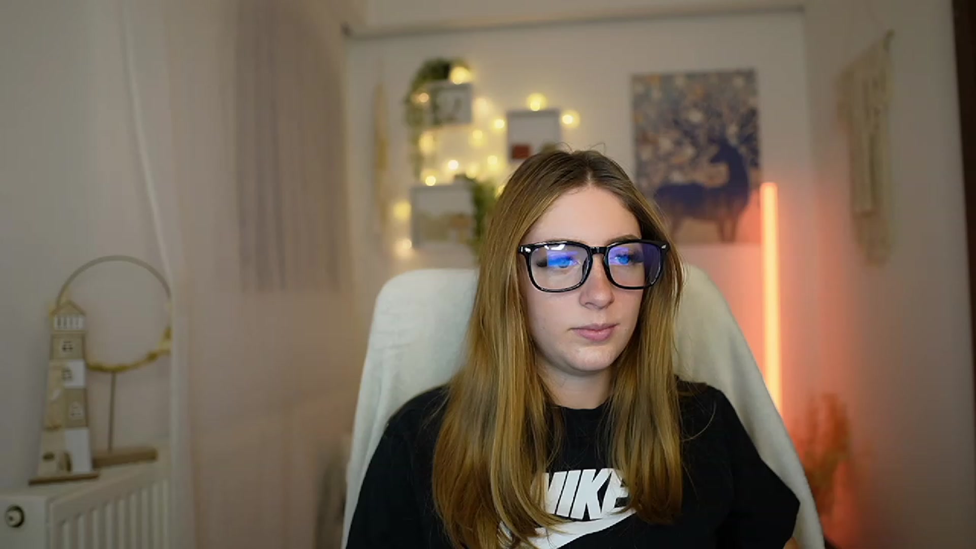Gallery image thumbnail from Tina_Nappi18's myfreecams stream on, 12/20/2023, 16:14 image 7 of 20