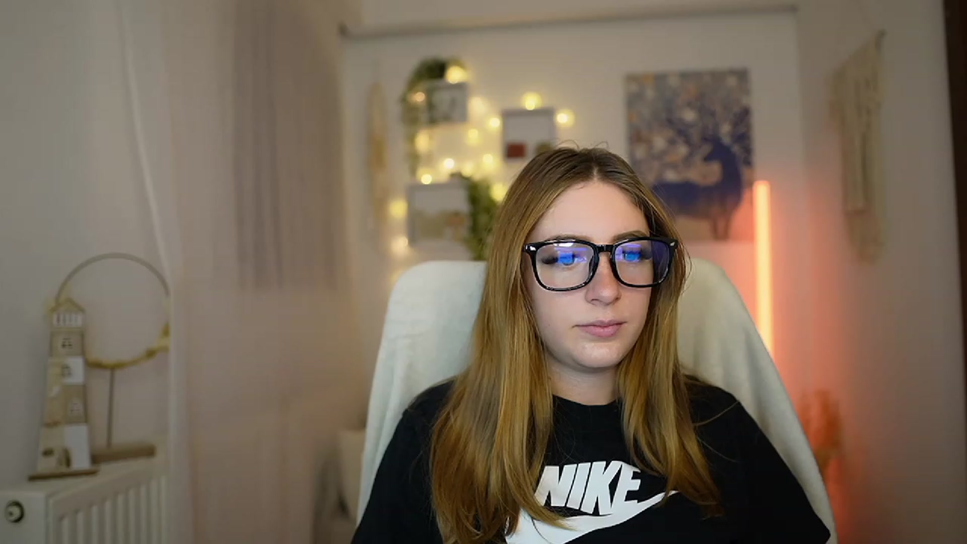 Gallery image thumbnail from Tina_Nappi18's myfreecams stream on, 12/20/2023, 16:14 image 4 of 20