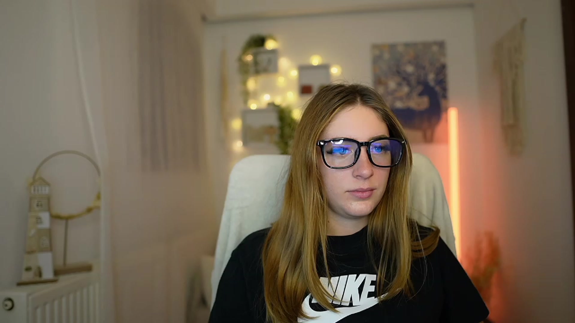 Gallery image thumbnail from Tina_Nappi18's myfreecams stream on, 12/20/2023, 18:41 image 8 of 20
