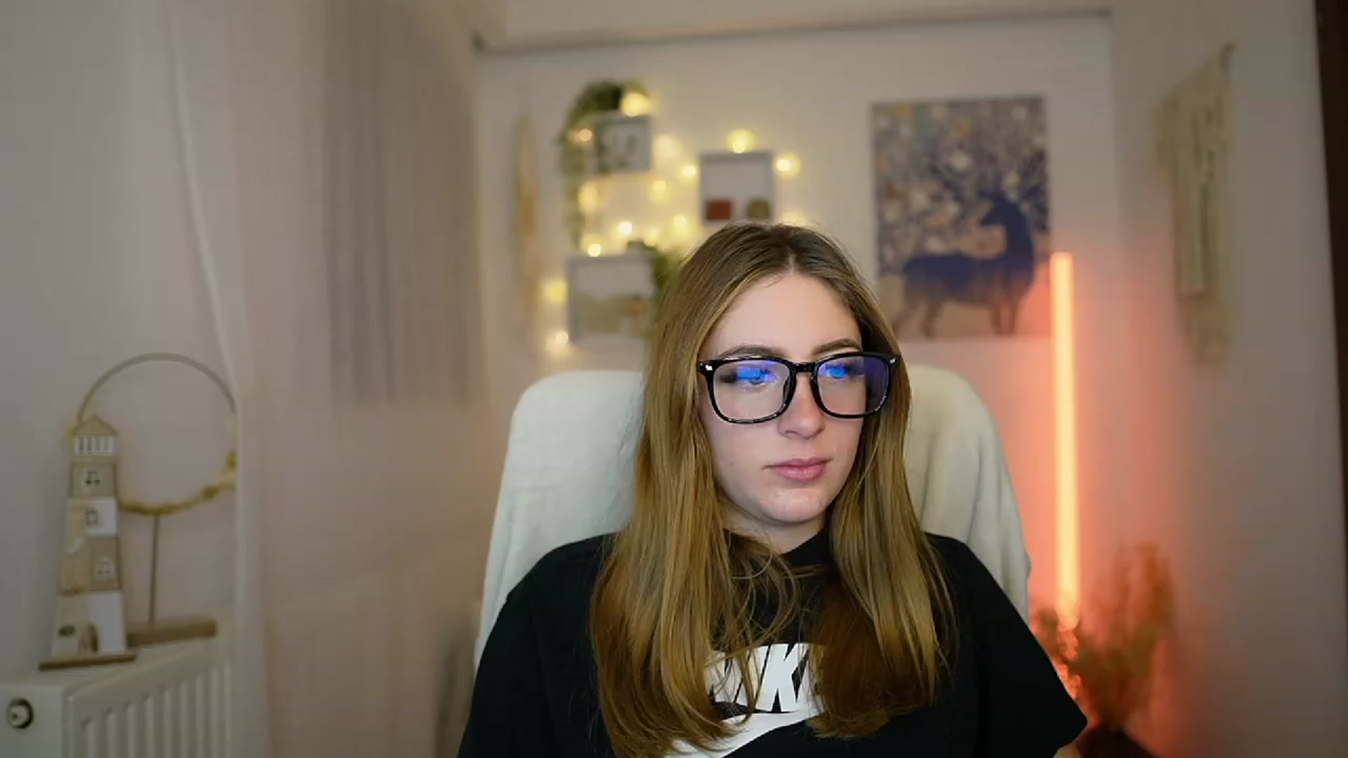 Gallery image thumbnail from Tina_Nappi18's myfreecams stream on, 12/20/2023, 18:41 image 6 of 20