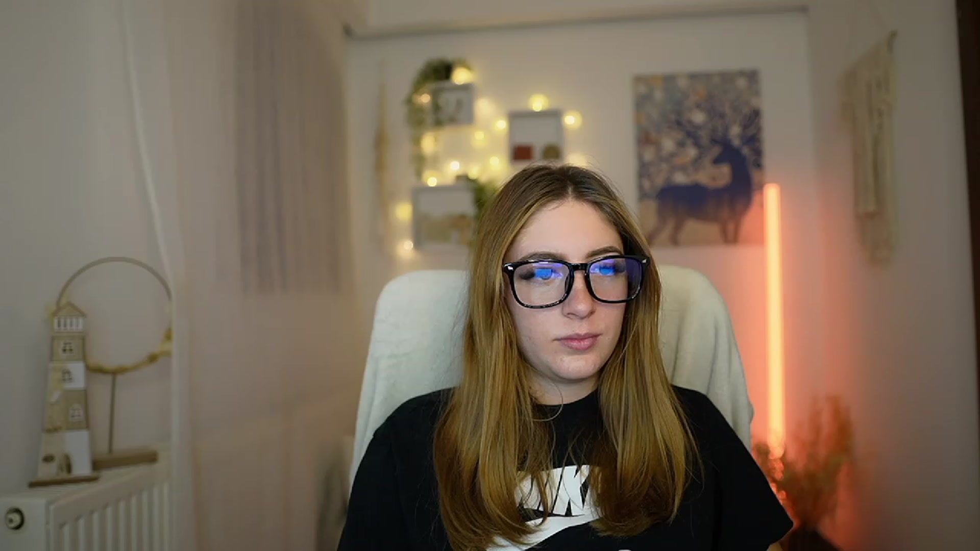 Gallery image thumbnail from Tina_Nappi18's myfreecams stream on, 12/20/2023, 18:41 image 5 of 20