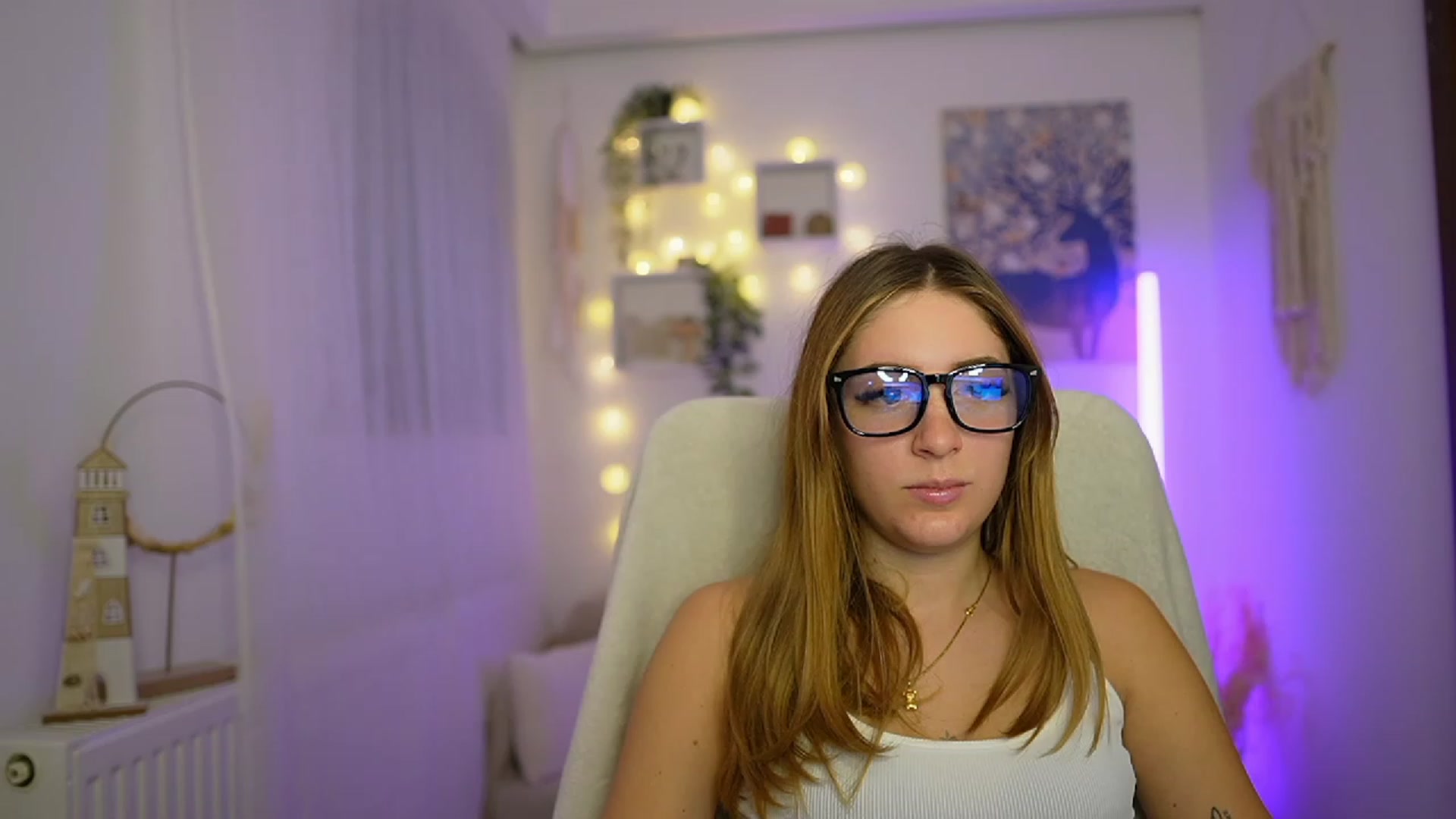 Gallery image thumbnail from Tina_Nappi18's myfreecams stream on, 12/21/2023, 14:29 image 14 of 20