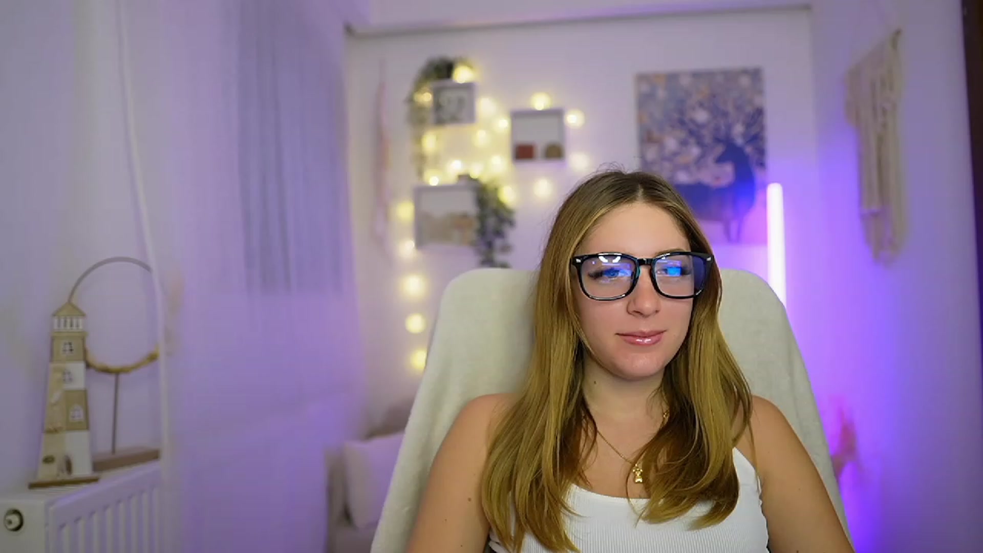 Gallery image thumbnail from Tina_Nappi18's myfreecams stream on, 12/21/2023, 14:29 image 1 of 20