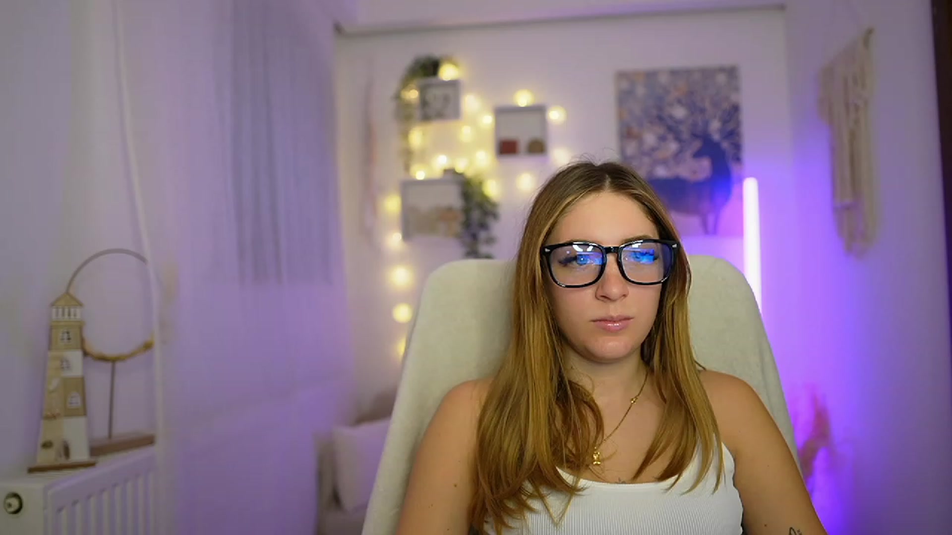 Gallery image thumbnail from Tina_Nappi18's myfreecams stream on, 12/21/2023, 14:29 image 15 of 20