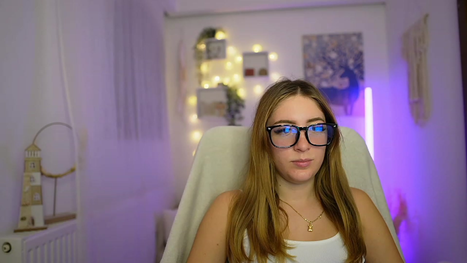 Gallery image thumbnail from Tina_Nappi18's myfreecams stream on, 12/21/2023, 15:18 image 6 of 20