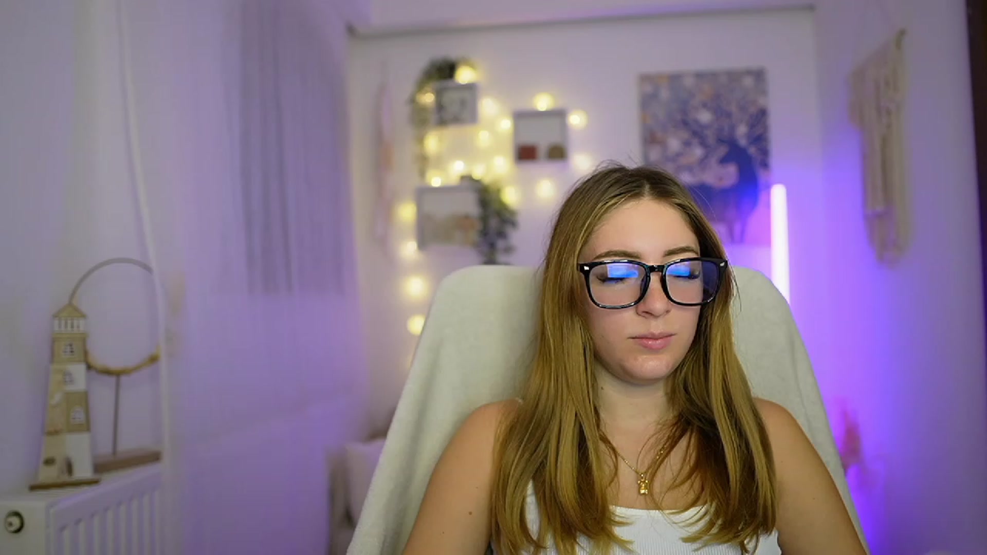 Gallery image thumbnail from Tina_Nappi18's myfreecams stream on, 12/21/2023, 15:18 image 4 of 20