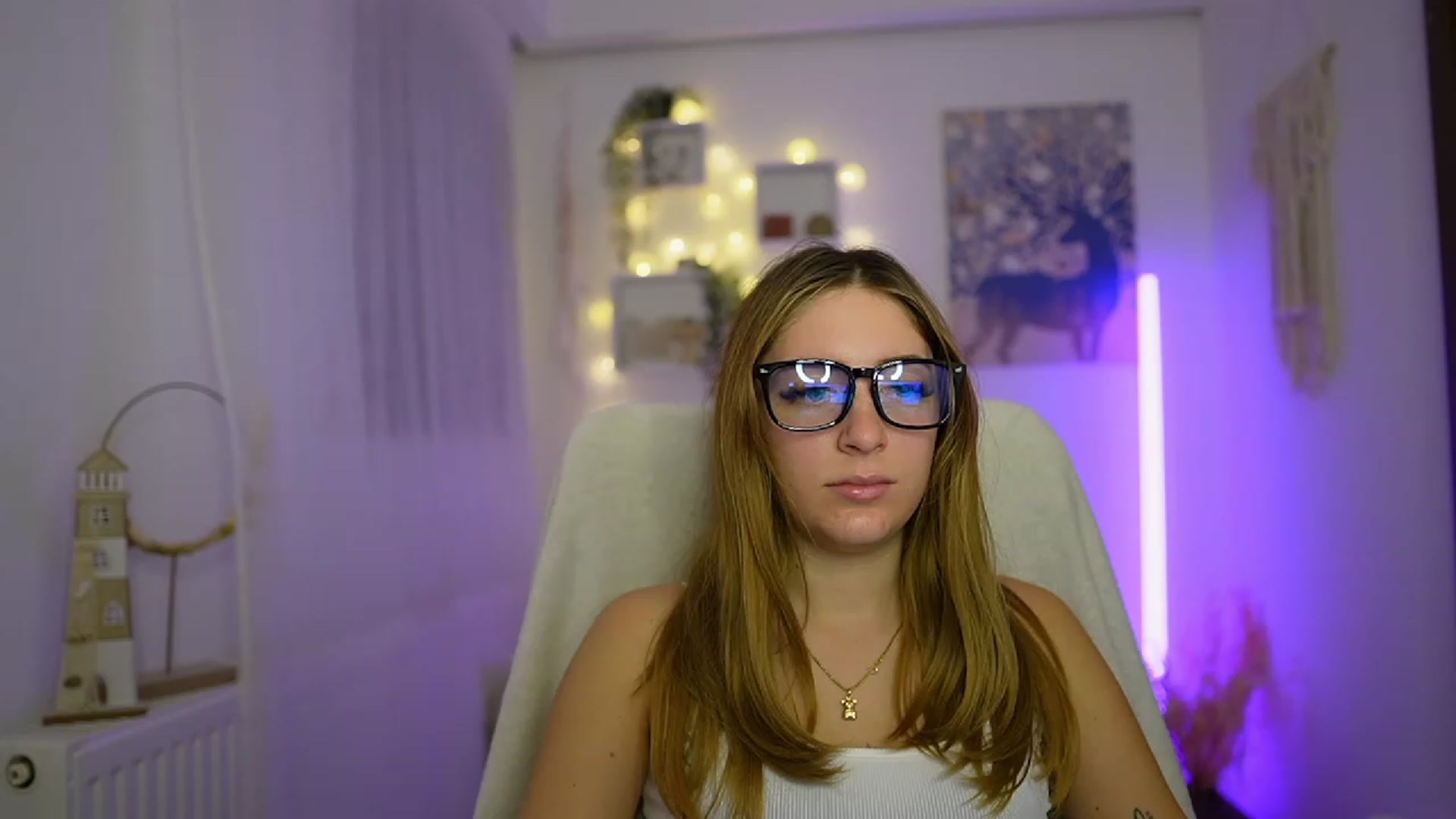 Gallery image thumbnail from Tina_Nappi18's myfreecams stream on, 12/21/2023, 15:18 image 13 of 20