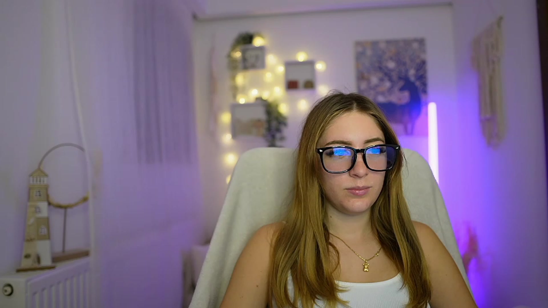 Gallery image thumbnail from Tina_Nappi18's myfreecams stream on, 12/21/2023, 15:18 image 8 of 20