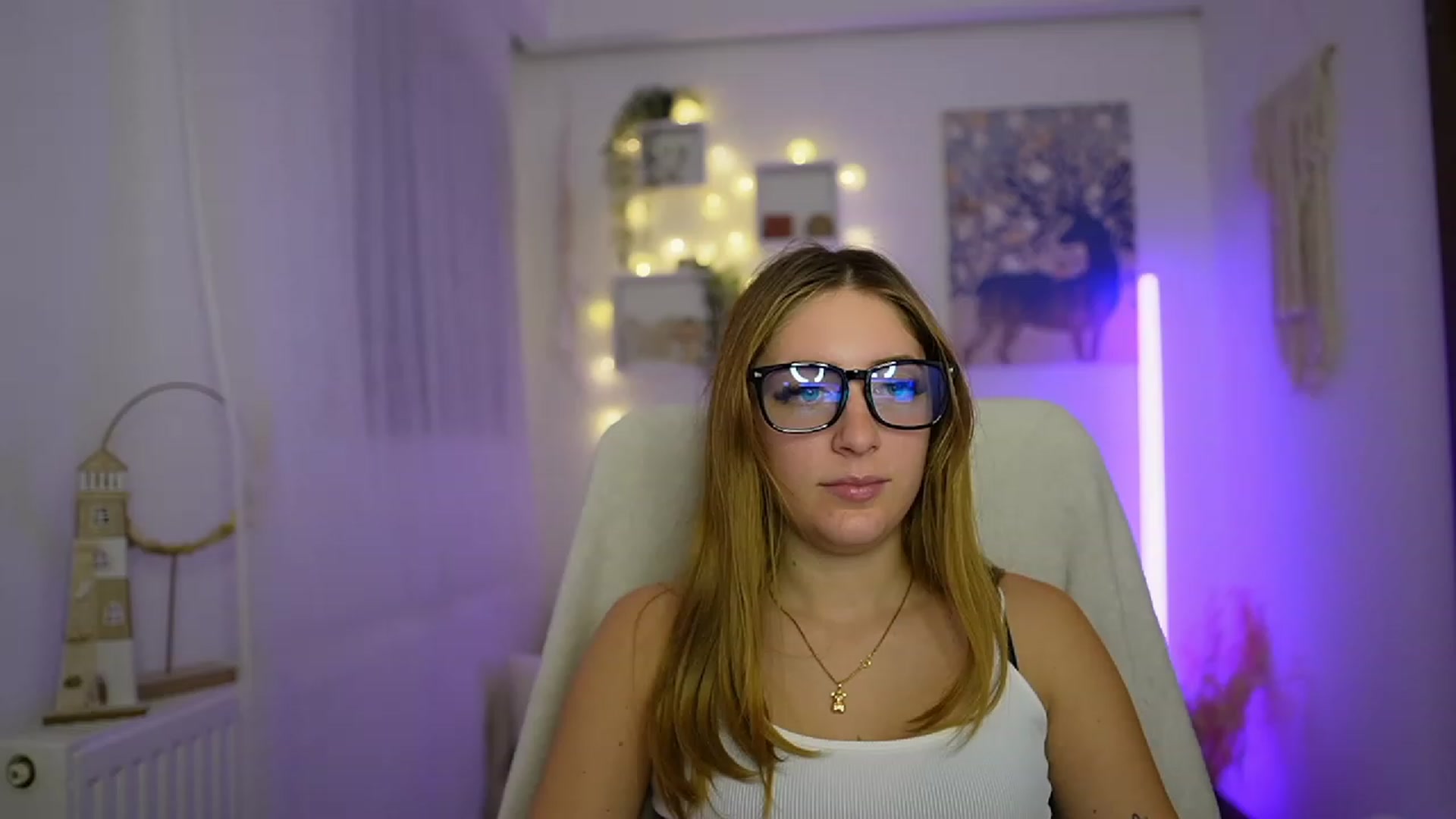 Gallery image thumbnail from Tina_Nappi18's myfreecams stream on, 12/21/2023, 15:18 image 12 of 20