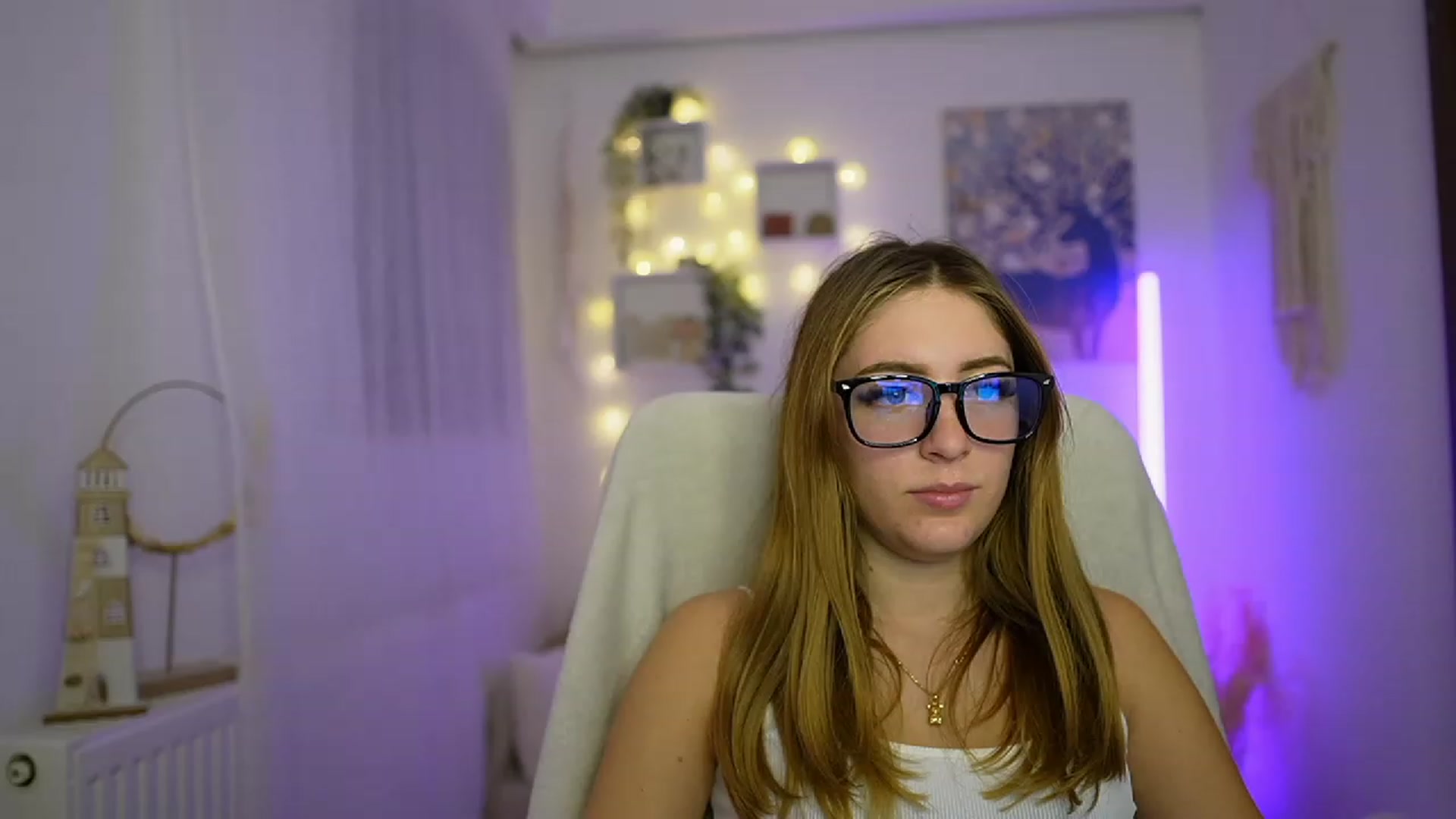 Gallery image thumbnail from Tina_Nappi18's myfreecams stream on, 12/21/2023, 15:18 image 1 of 20