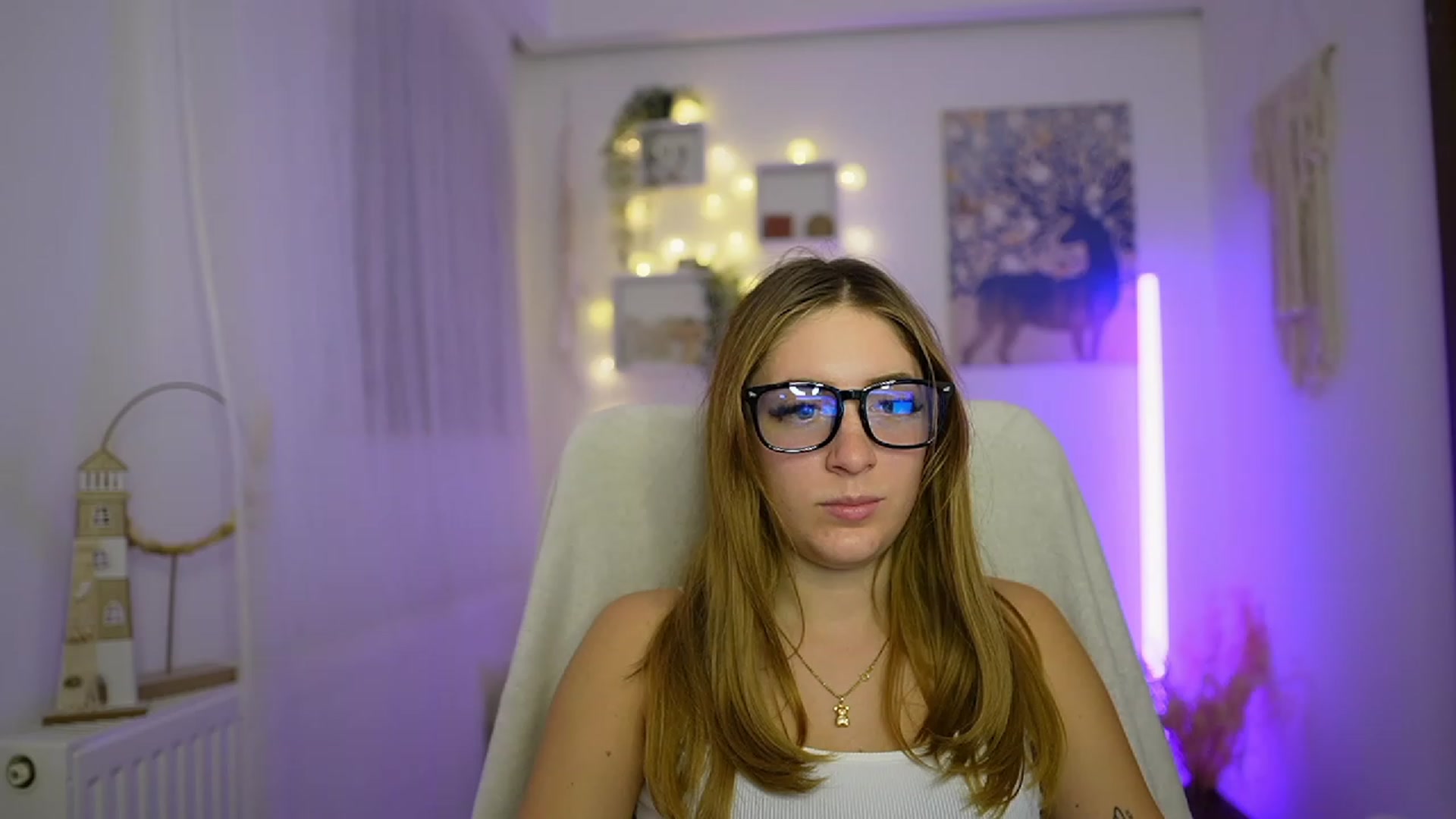 Gallery image thumbnail from Tina_Nappi18's myfreecams stream on, 12/21/2023, 15:18 image 17 of 20