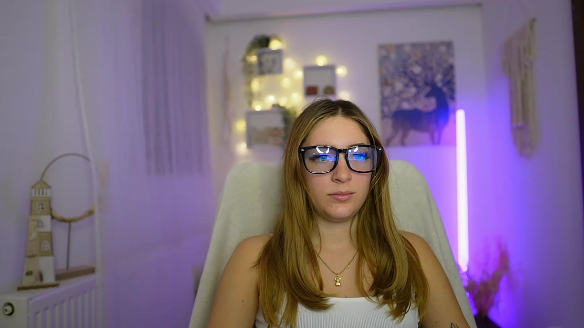 Gallery image thumbnail from Tina_Nappi18's myfreecams stream on, 12/21/2023, 15:18 image 14 of 20